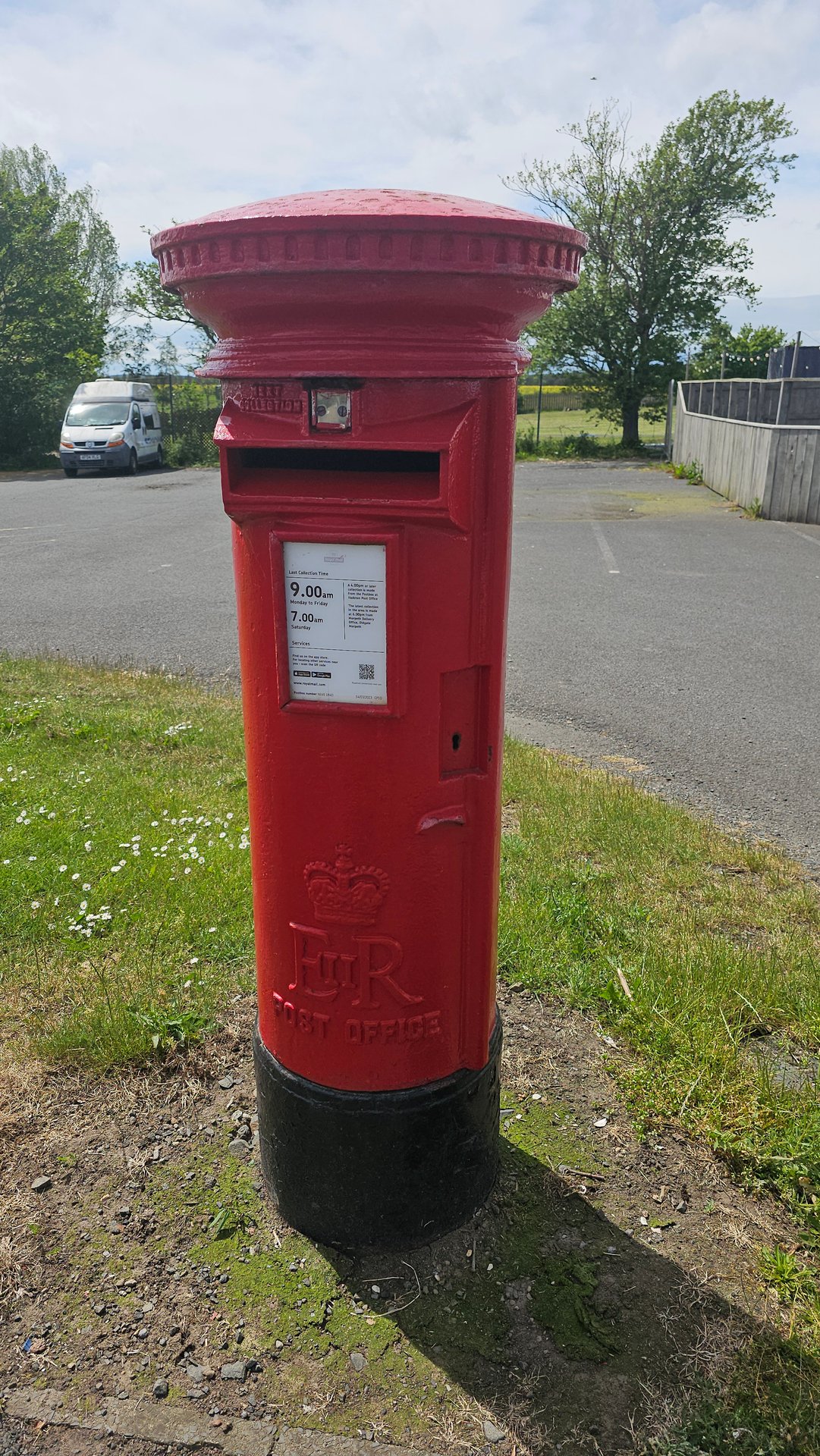 Postbox: Station Road, Broomhill, Broomhill, Northumberland