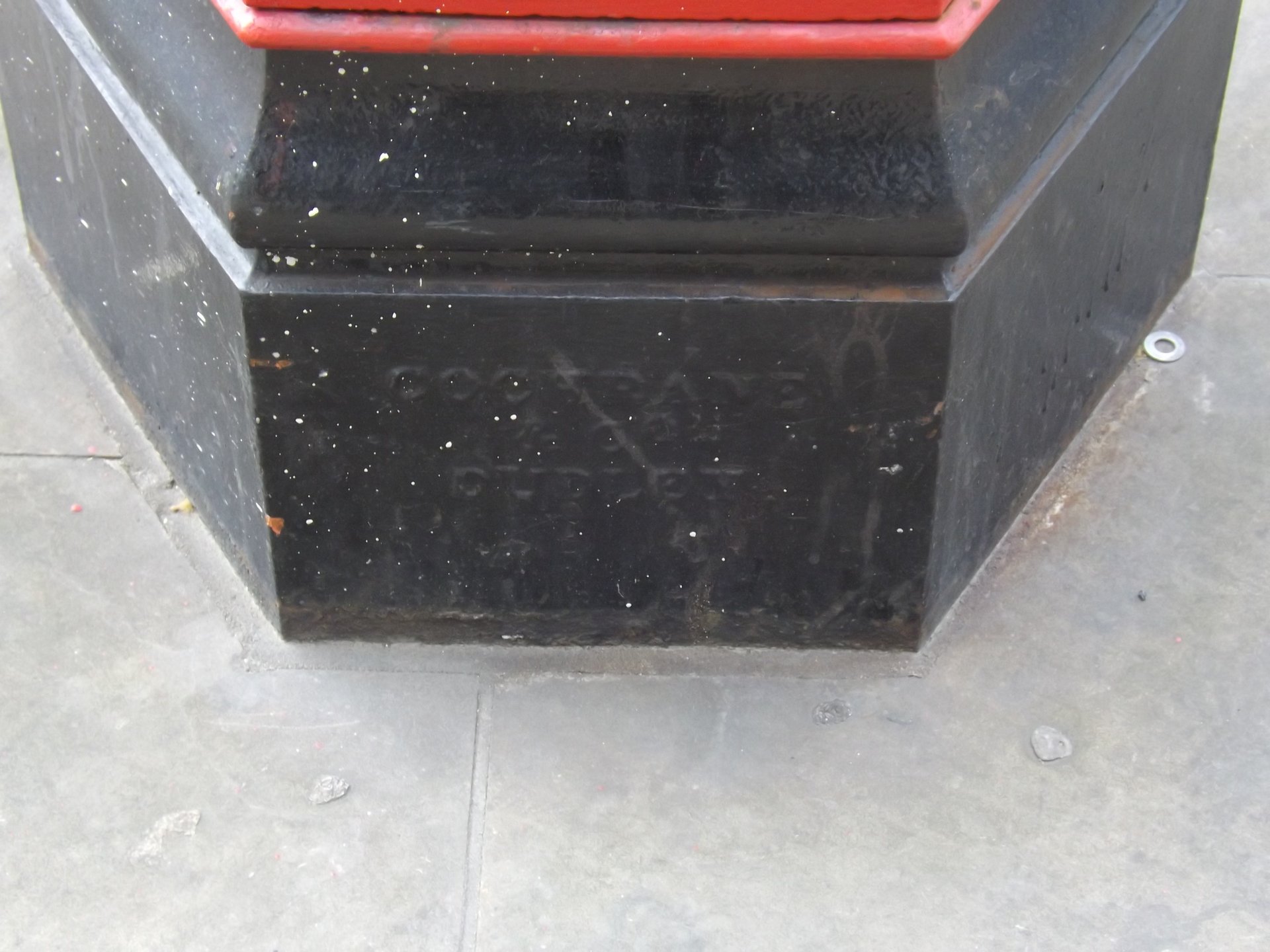 Kensington High Street, Greater London photo 2