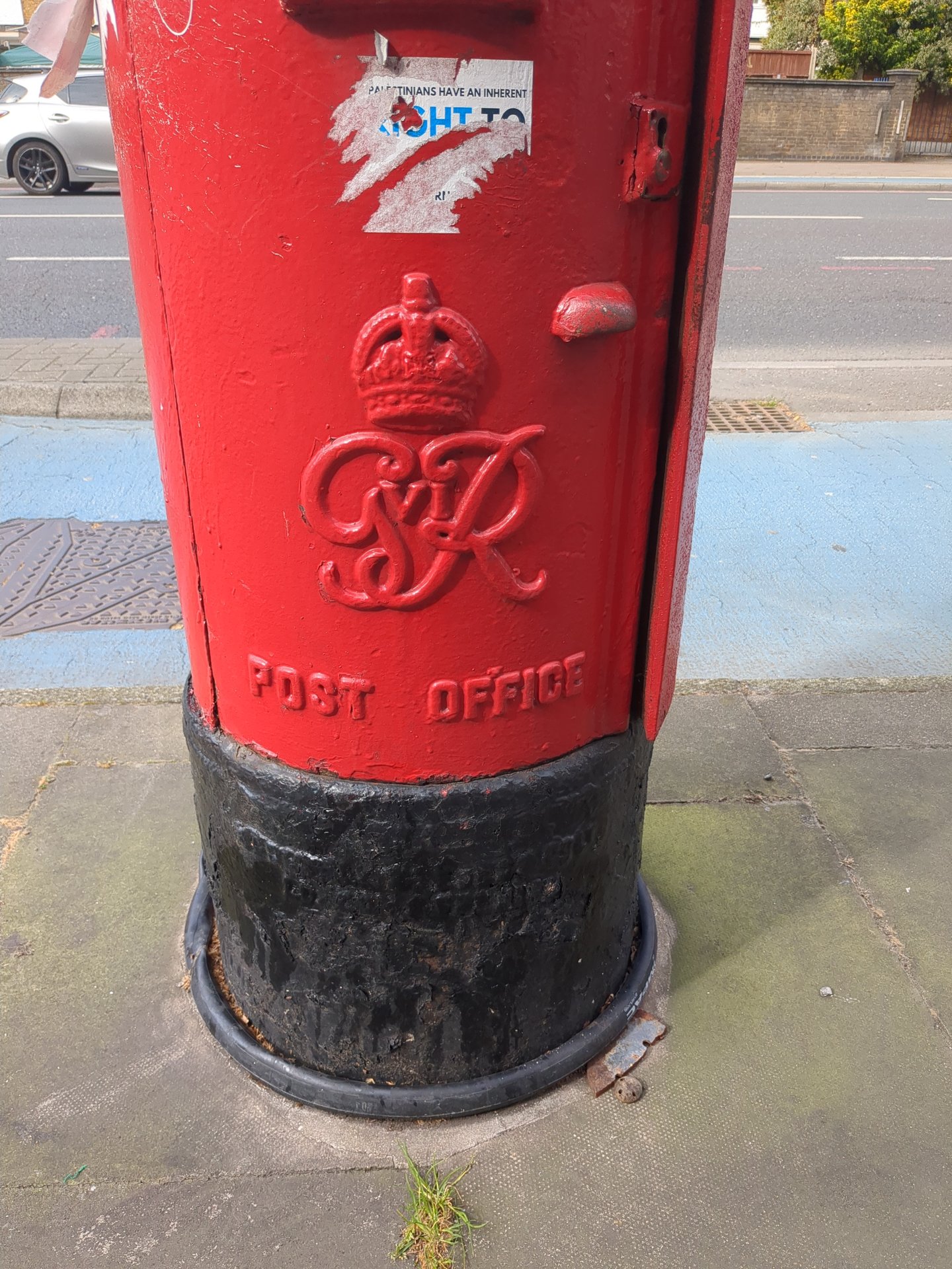 Mile End Road, Bow photo 2