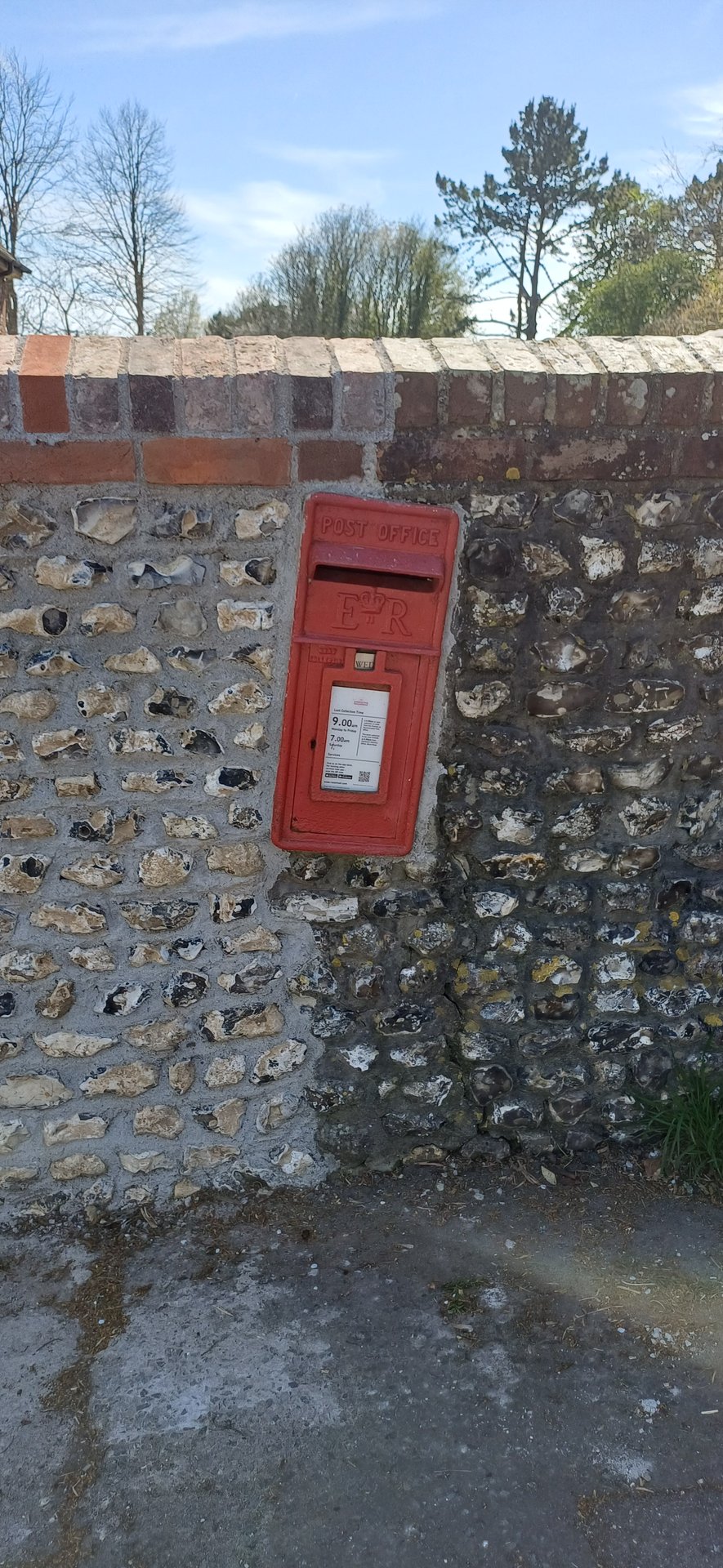 A286, West Dean photo 2