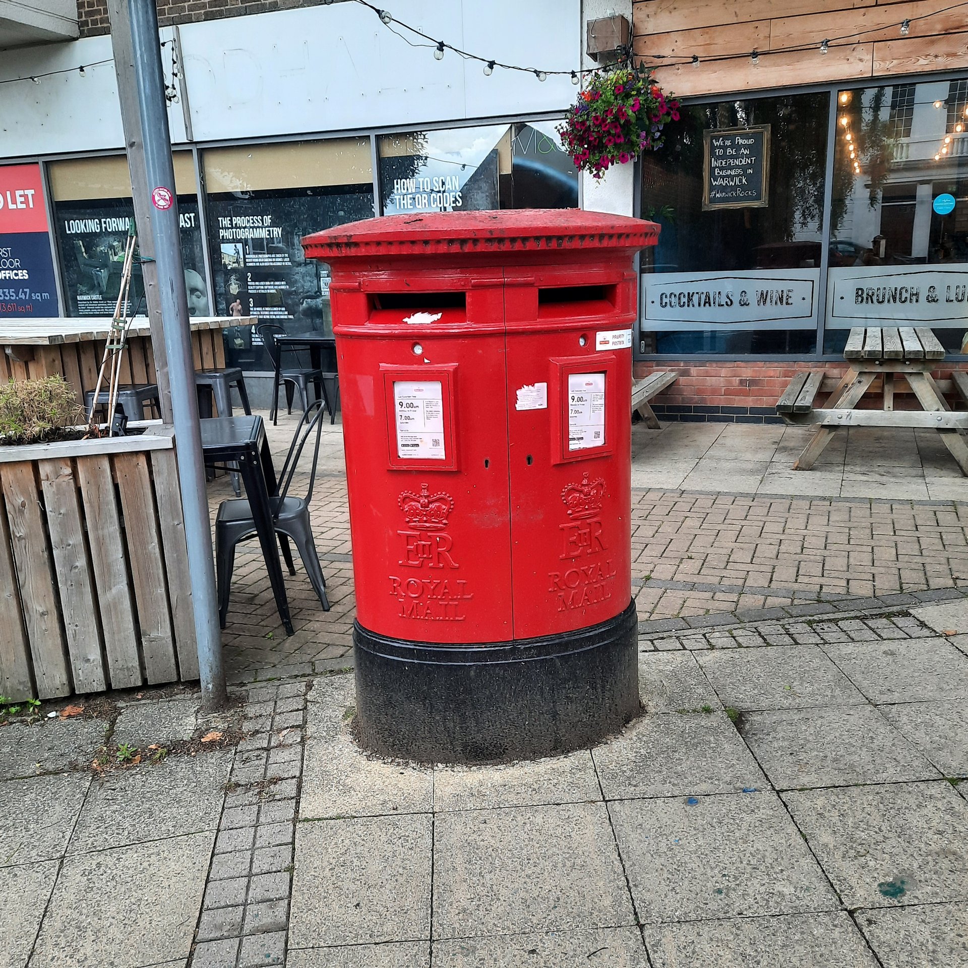 Brook Street, Warwick, Queen Elizabeth II
