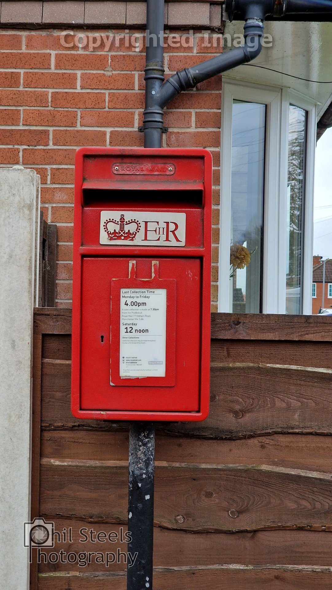 Medlock Street, Droylsden, Queen Elizabeth II