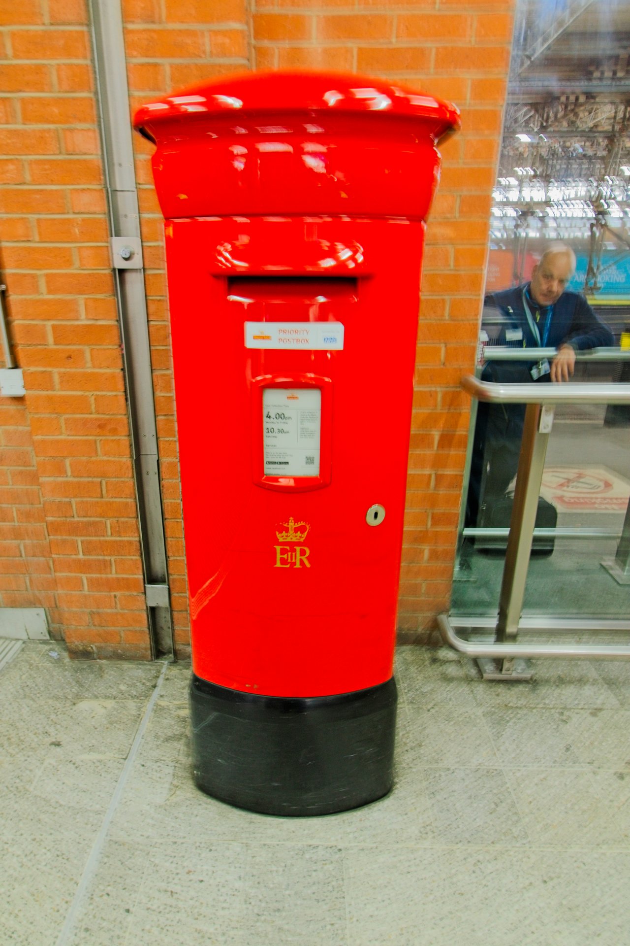 Cab Road, Greater London photo 2