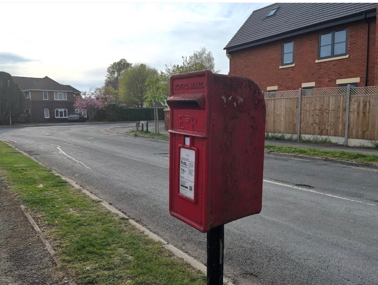 Howe Drive, Penn, Queen Elizabeth II