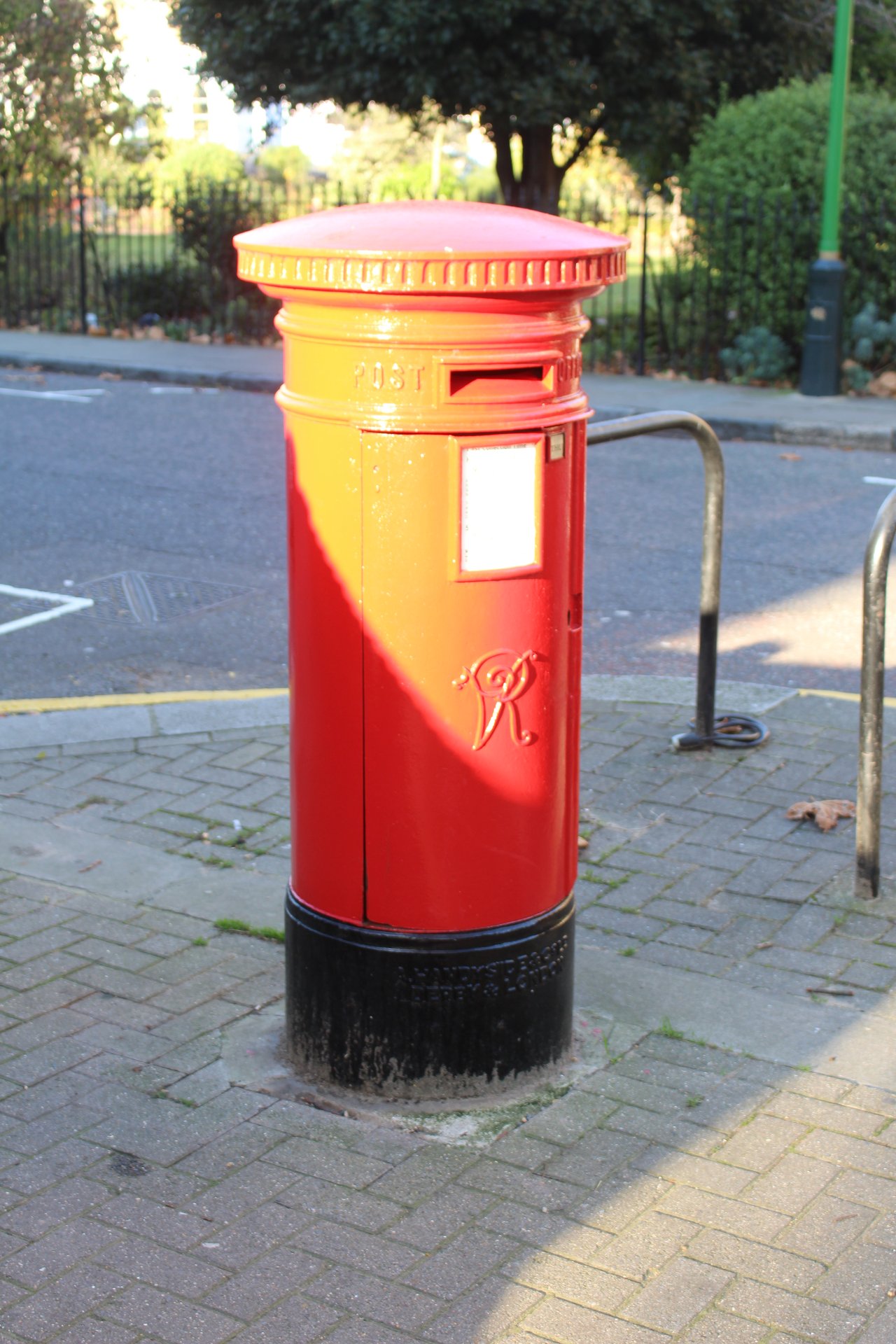 St James's Gardens, Greater London photo 2