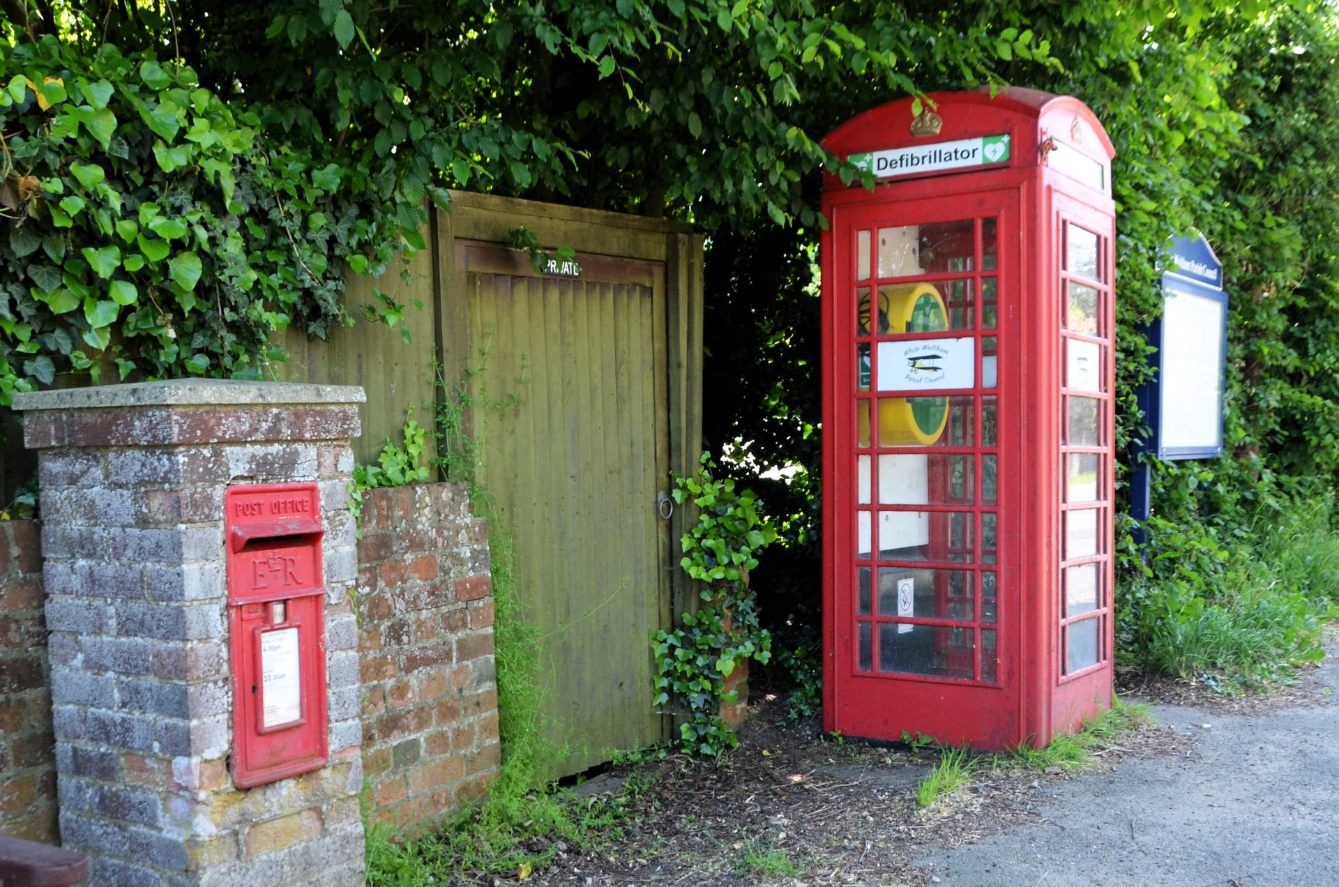 Paley Street, White Waltham, Queen Elizabeth II