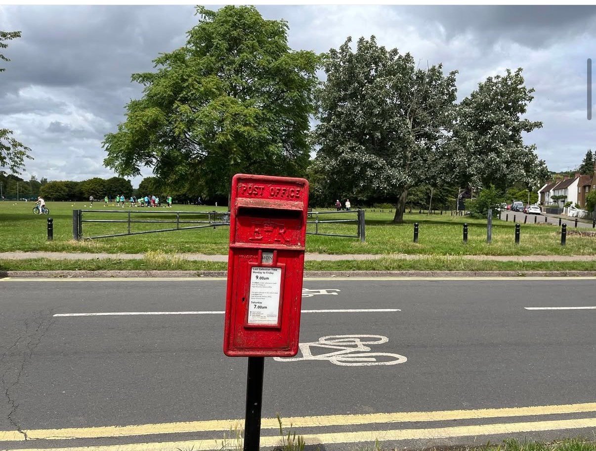 Keep Hill Road, High Wycombe, Queen Elizabeth II
