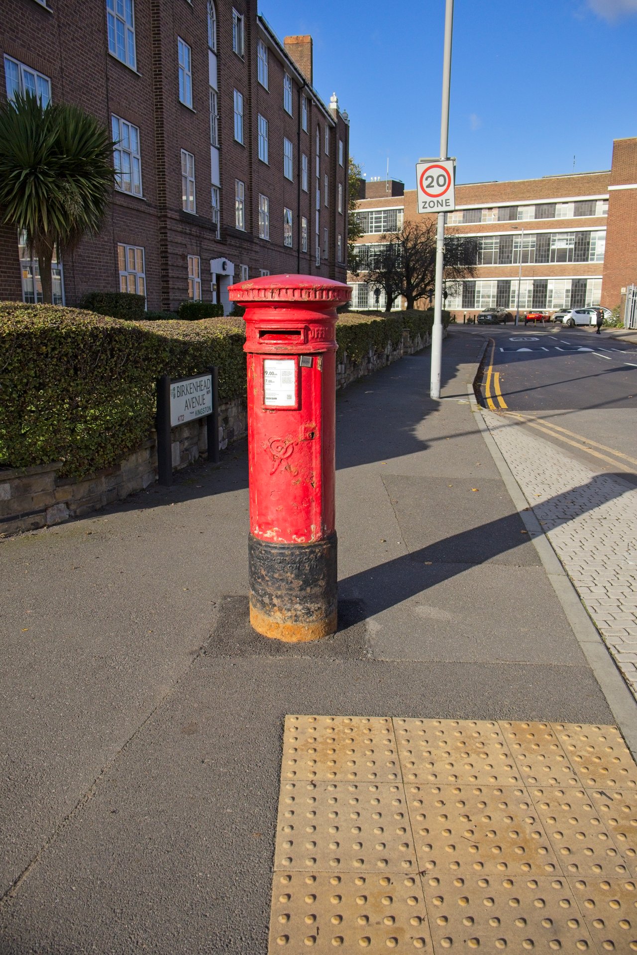 London Road, Greater London photo 2