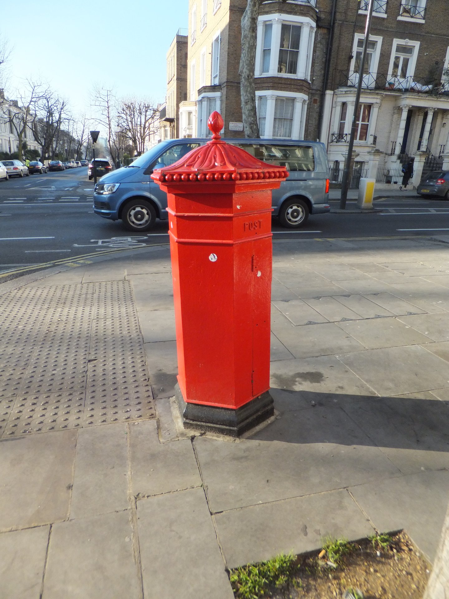 Oxford Gardens, Greater London photo 5