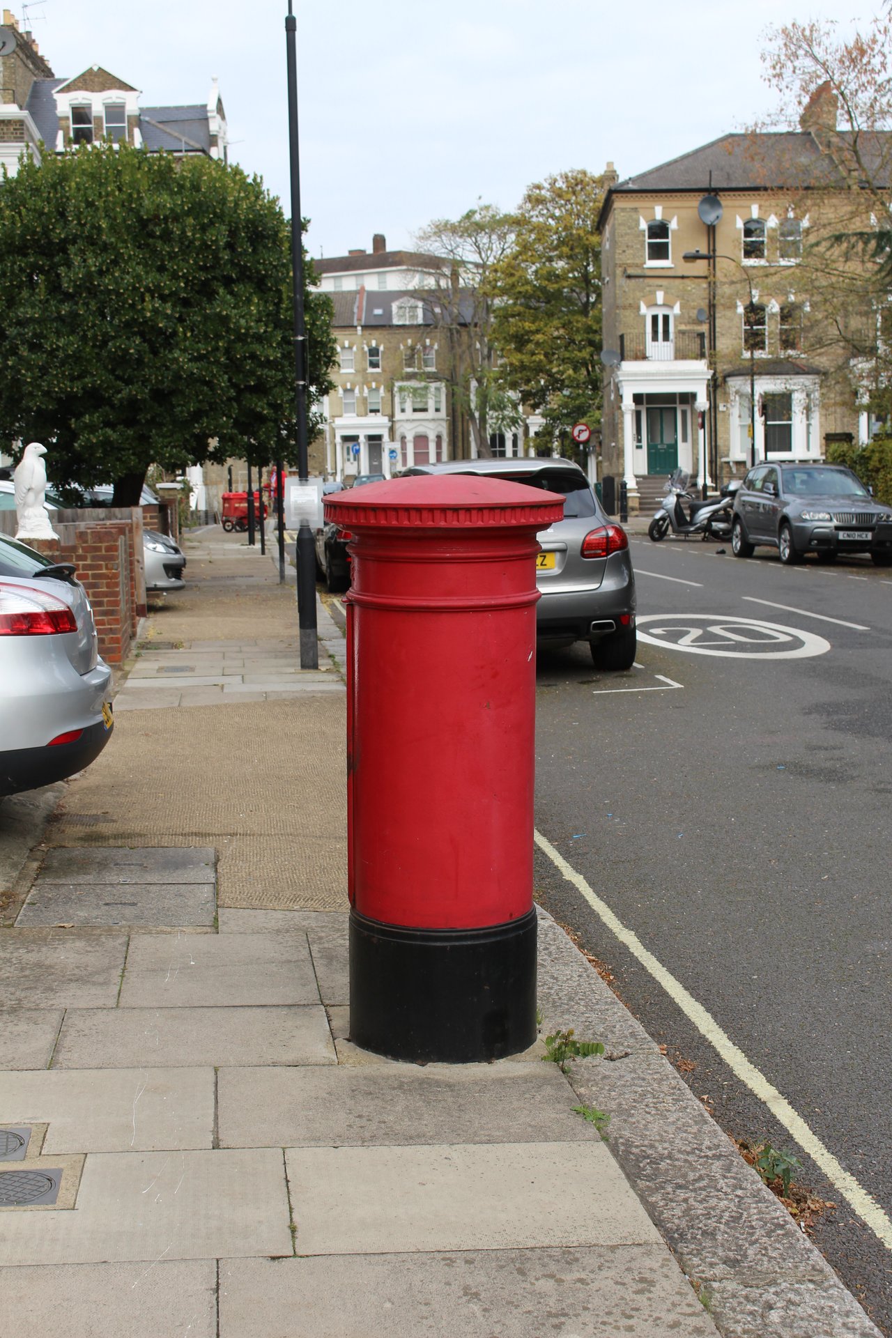 Trevanion Road, Greater London photo 7