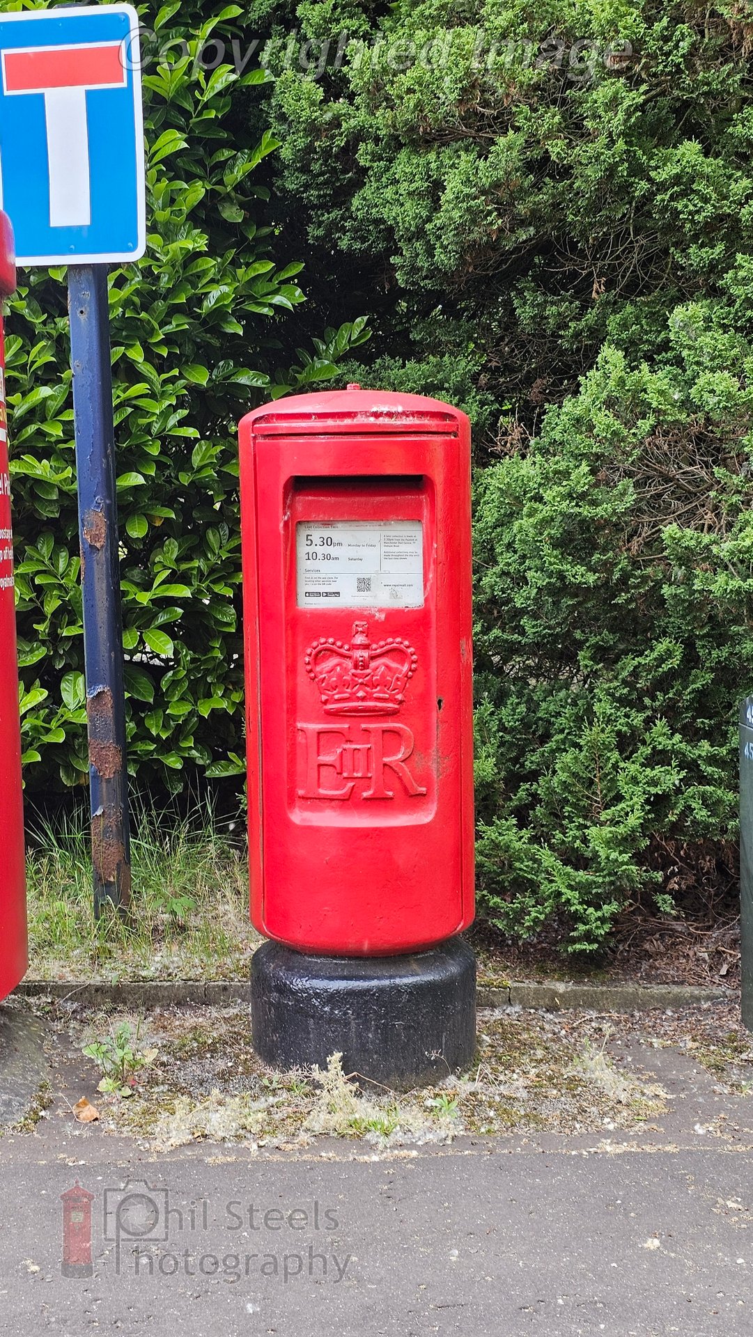 Broomstair Road, Denton, Queen Elizabeth II