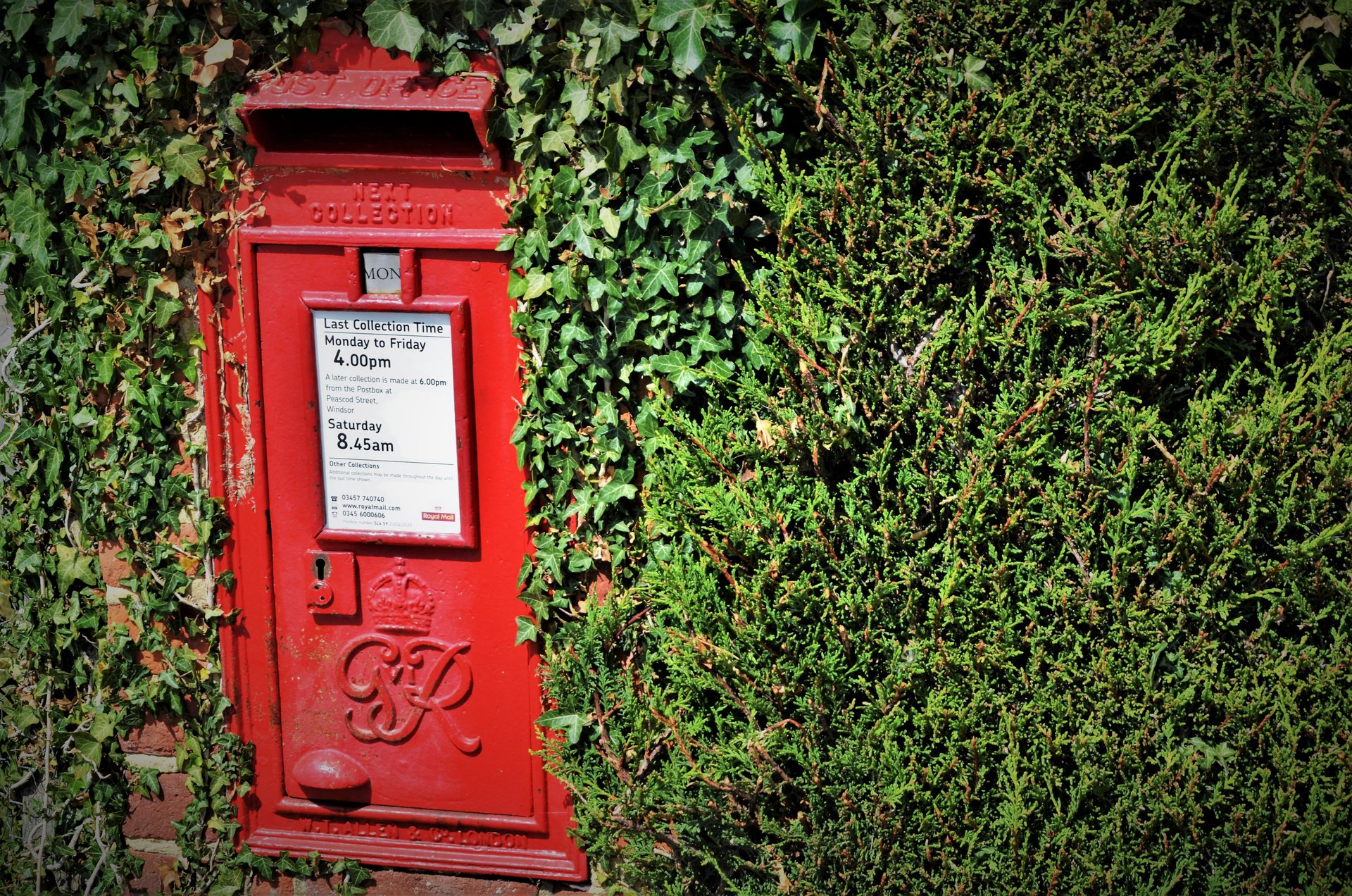 Prince Consort's Drive, The Village, King George VI