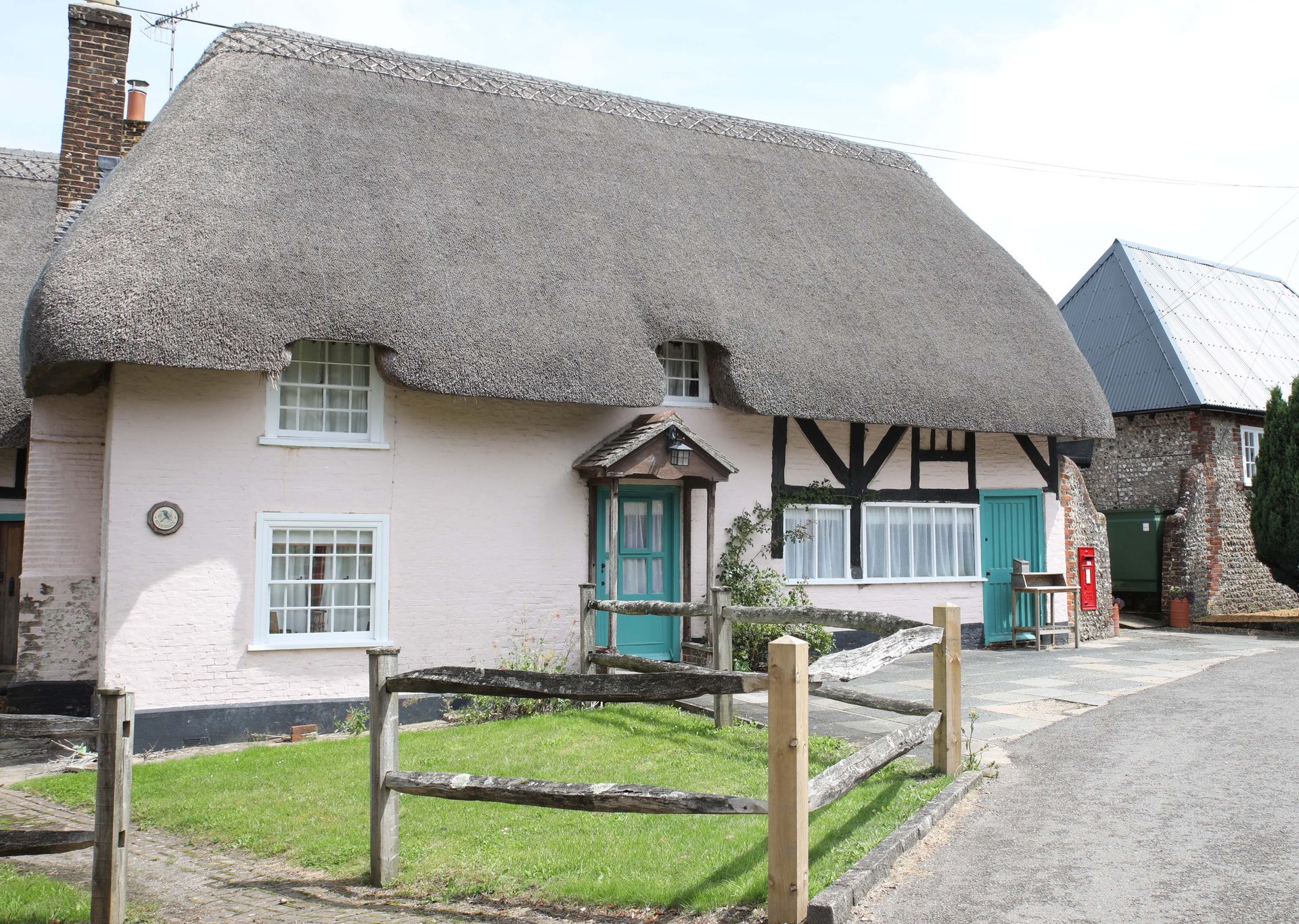 High Street, East Meon photo 2