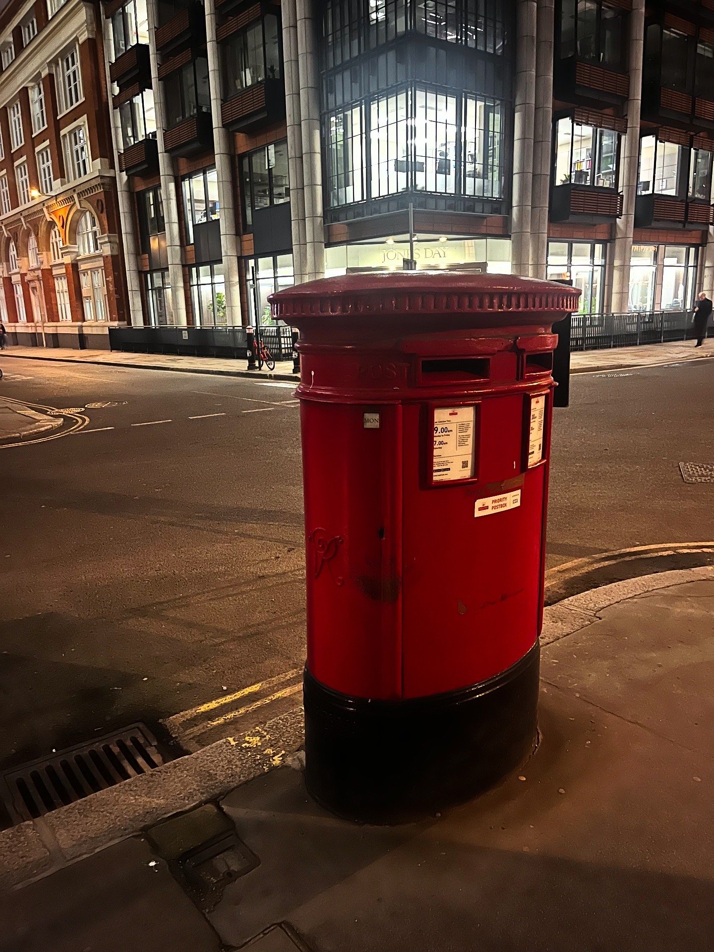 Tudor Street, City of London, Queen Victoria