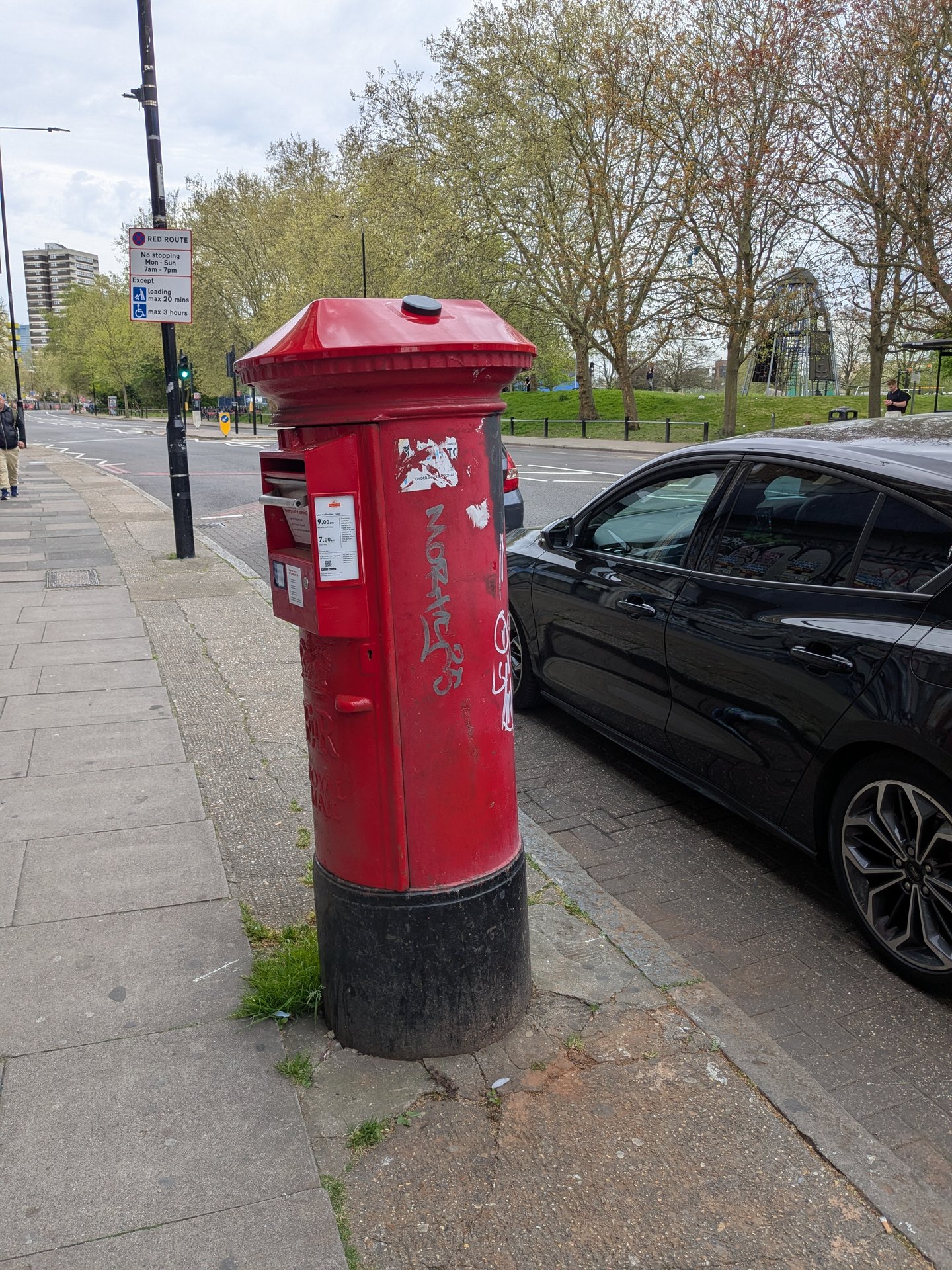 Burdett Road, Poplar photo 3