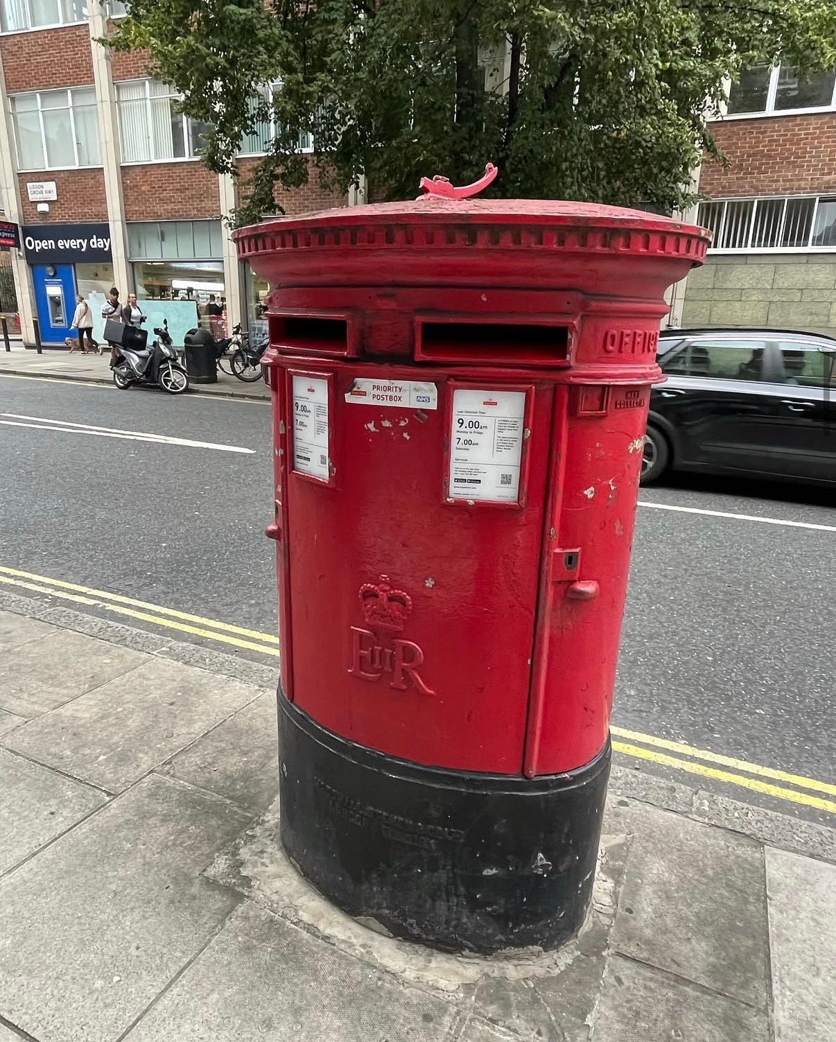 Lisson Grove, City of Westminster, Queen Elizabeth II