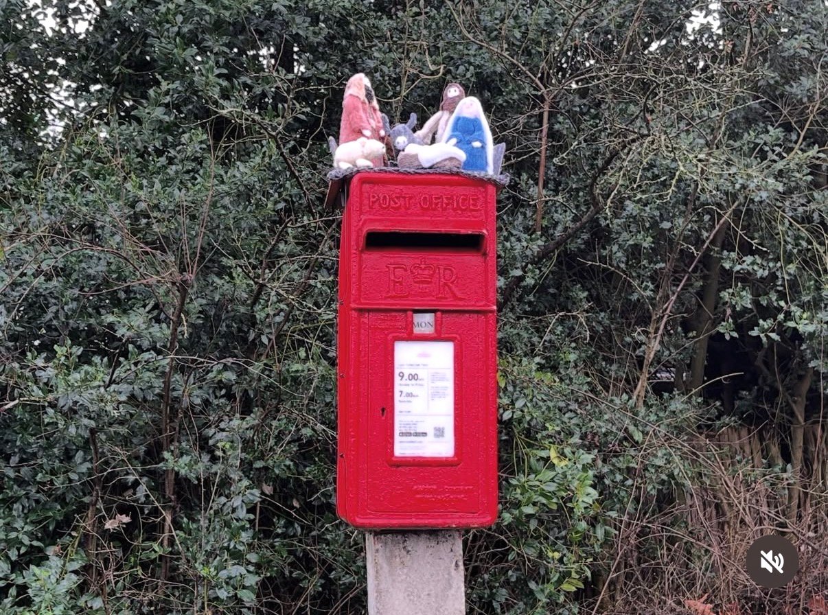 Burchett's Green Road, Hurley photo 2