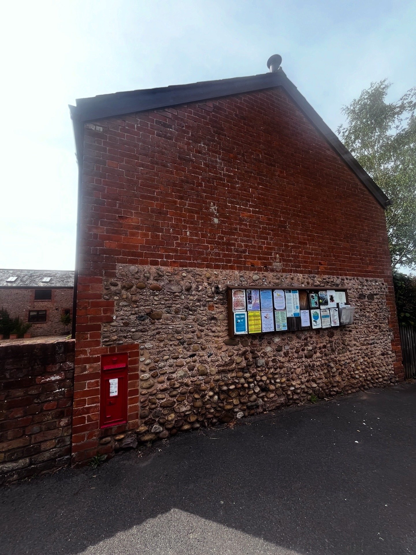 High Street, Newton Poppleford photo 2