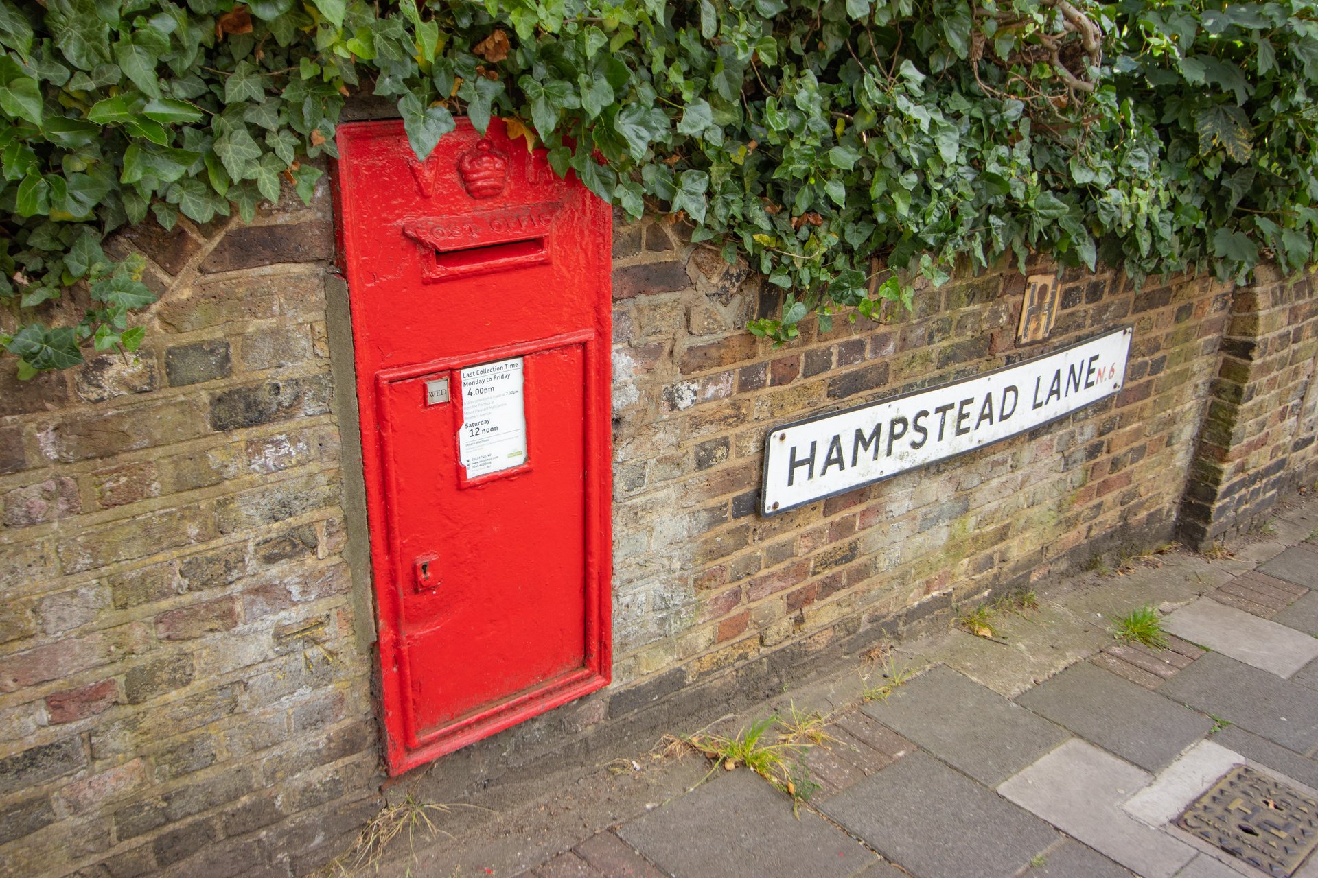 Hampstead Lane, Greater London photo 2