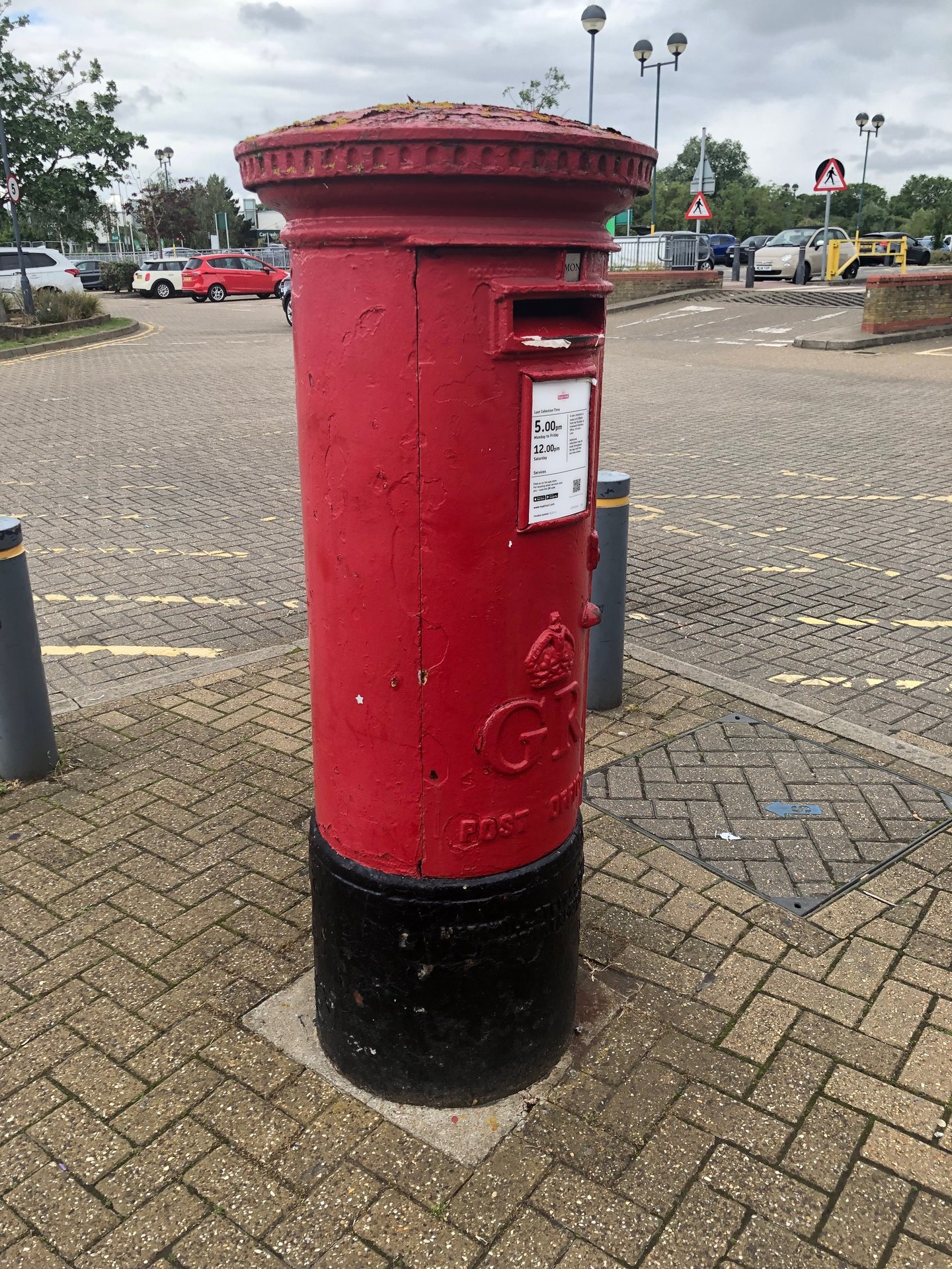 Twin Tumps Way, Greater London, King George V