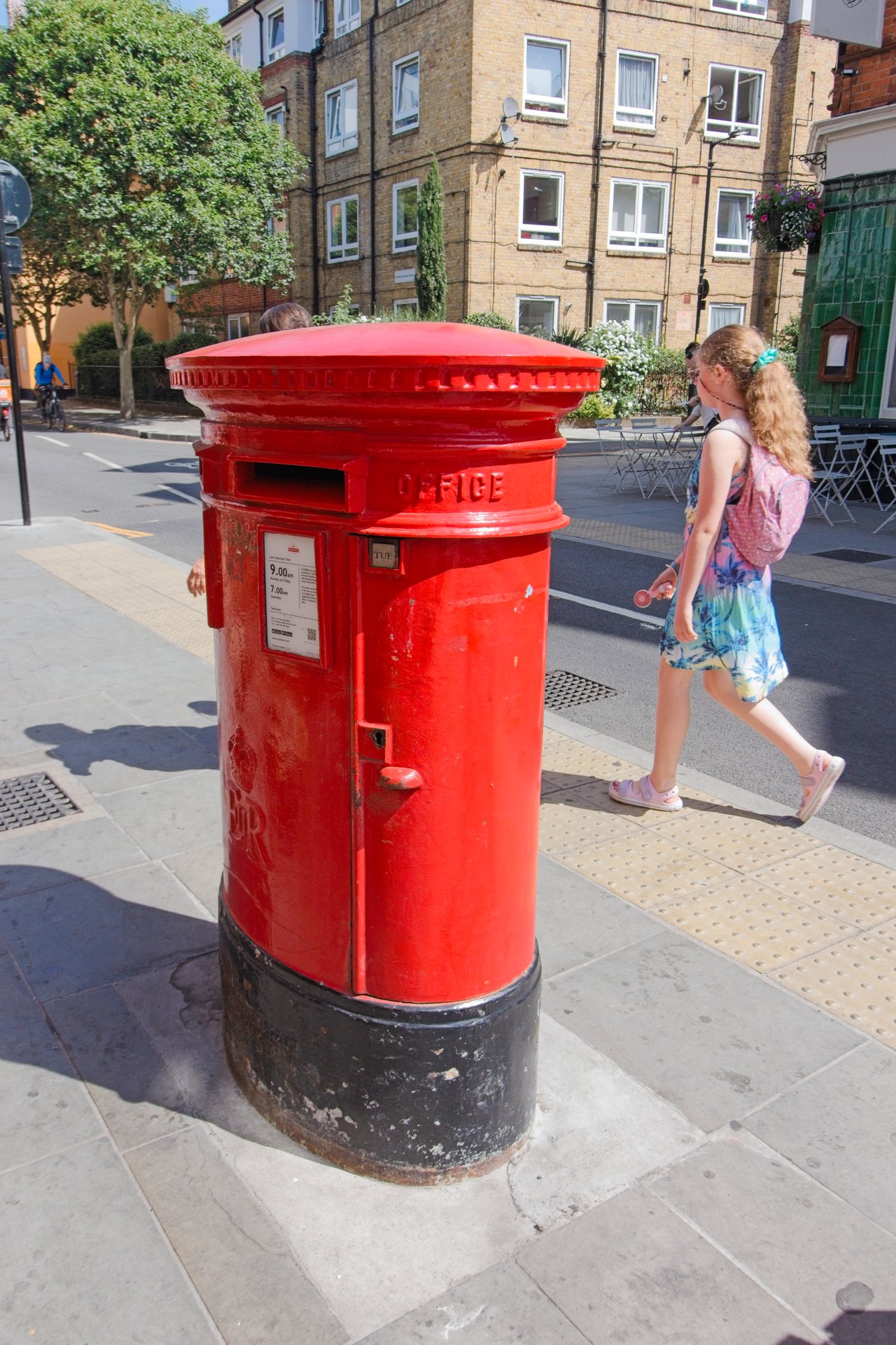 Postbox: Bermondsey Street, Greater London, Southwark, Greater London