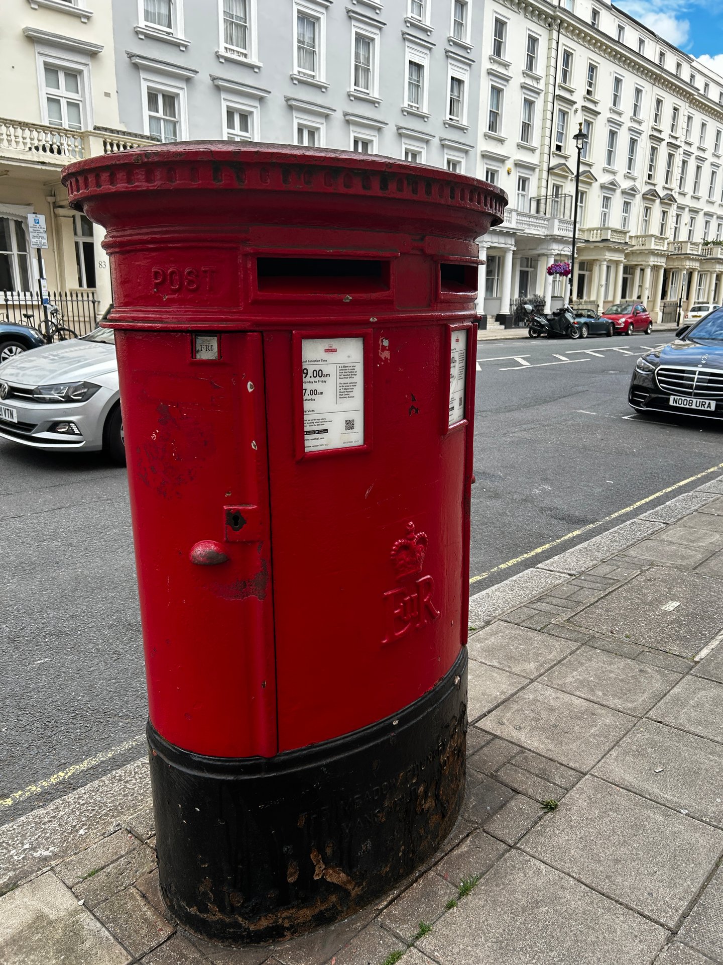 Belgrave Road, City of Westminster, Queen Elizabeth II