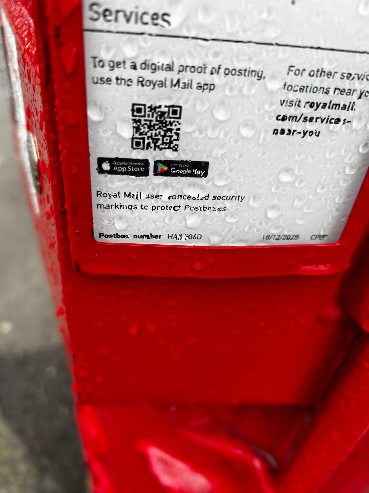 High Road, Greater London photo 2