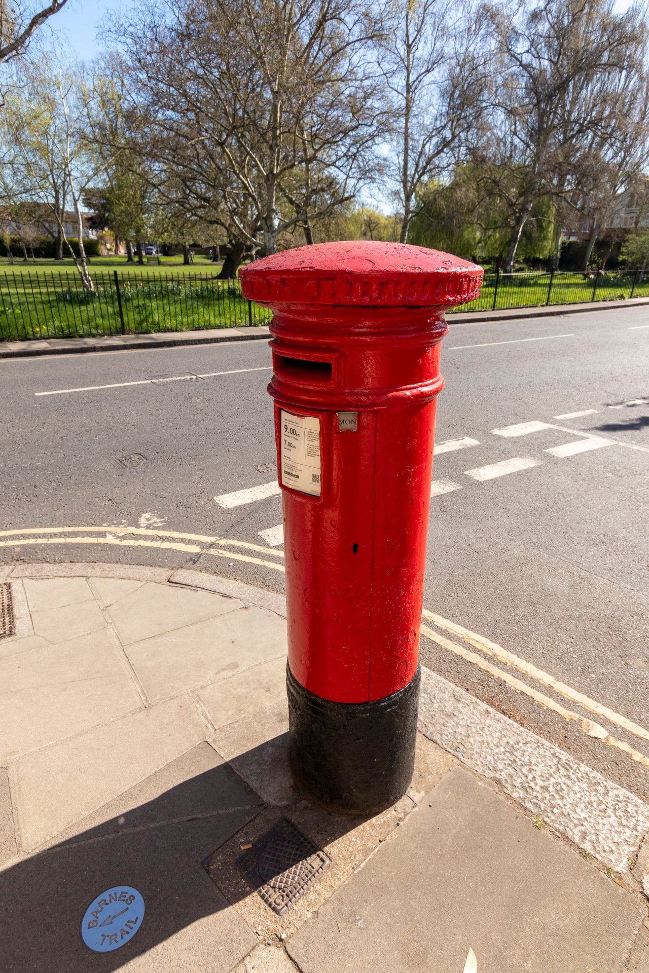 Brookwood Avenue, Barnes photo 3