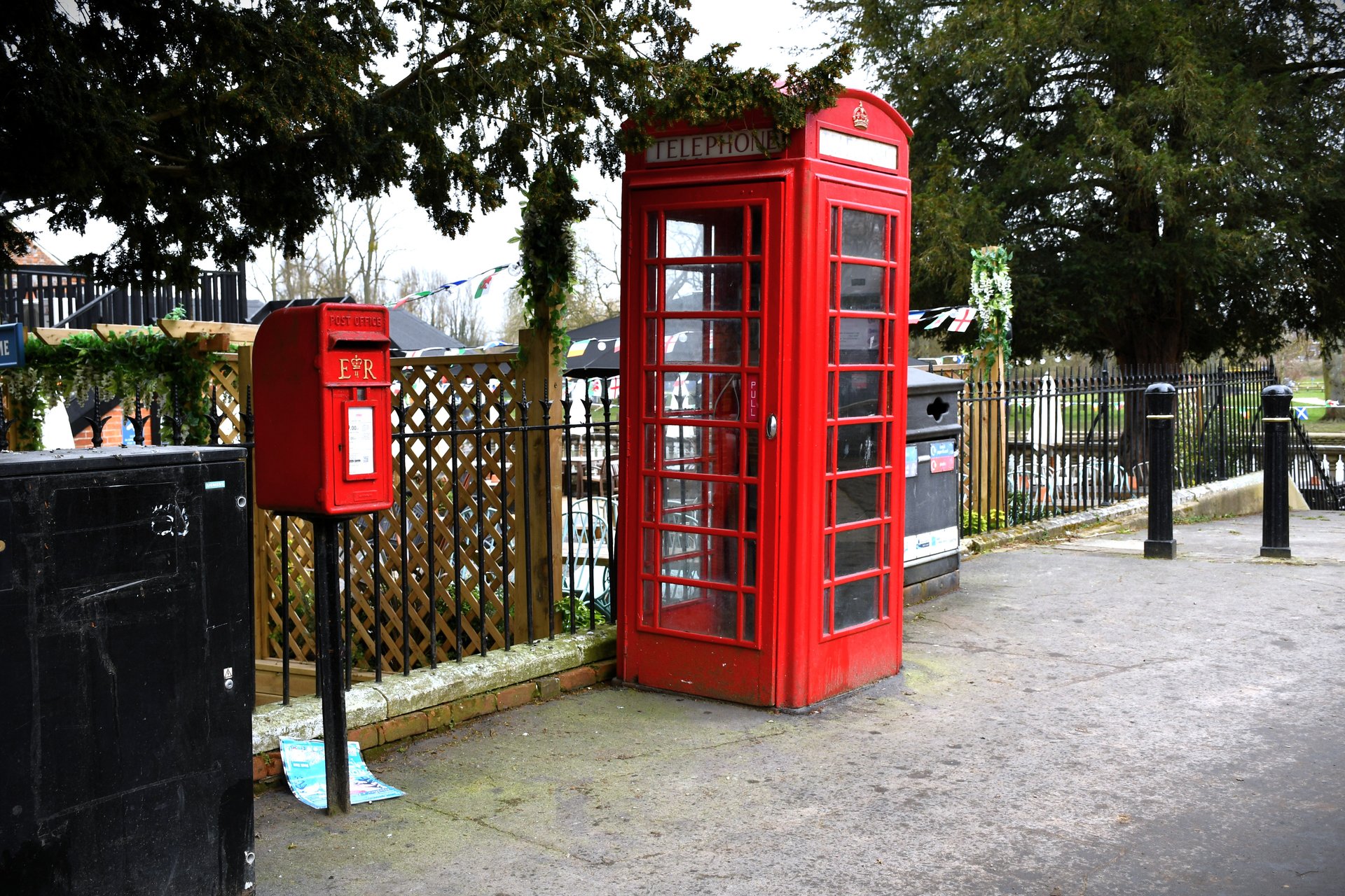 High Street, Crowmarsh Gifford, Queen Elizabeth II