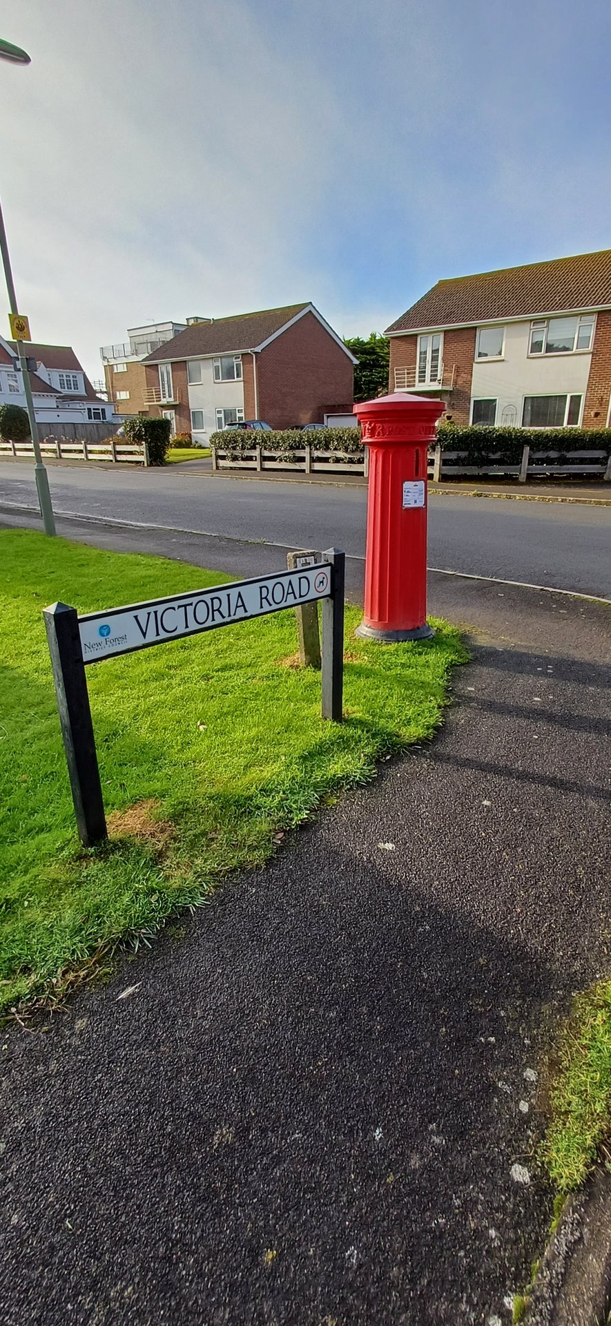 Victoria Road, Milford on Sea photo 3