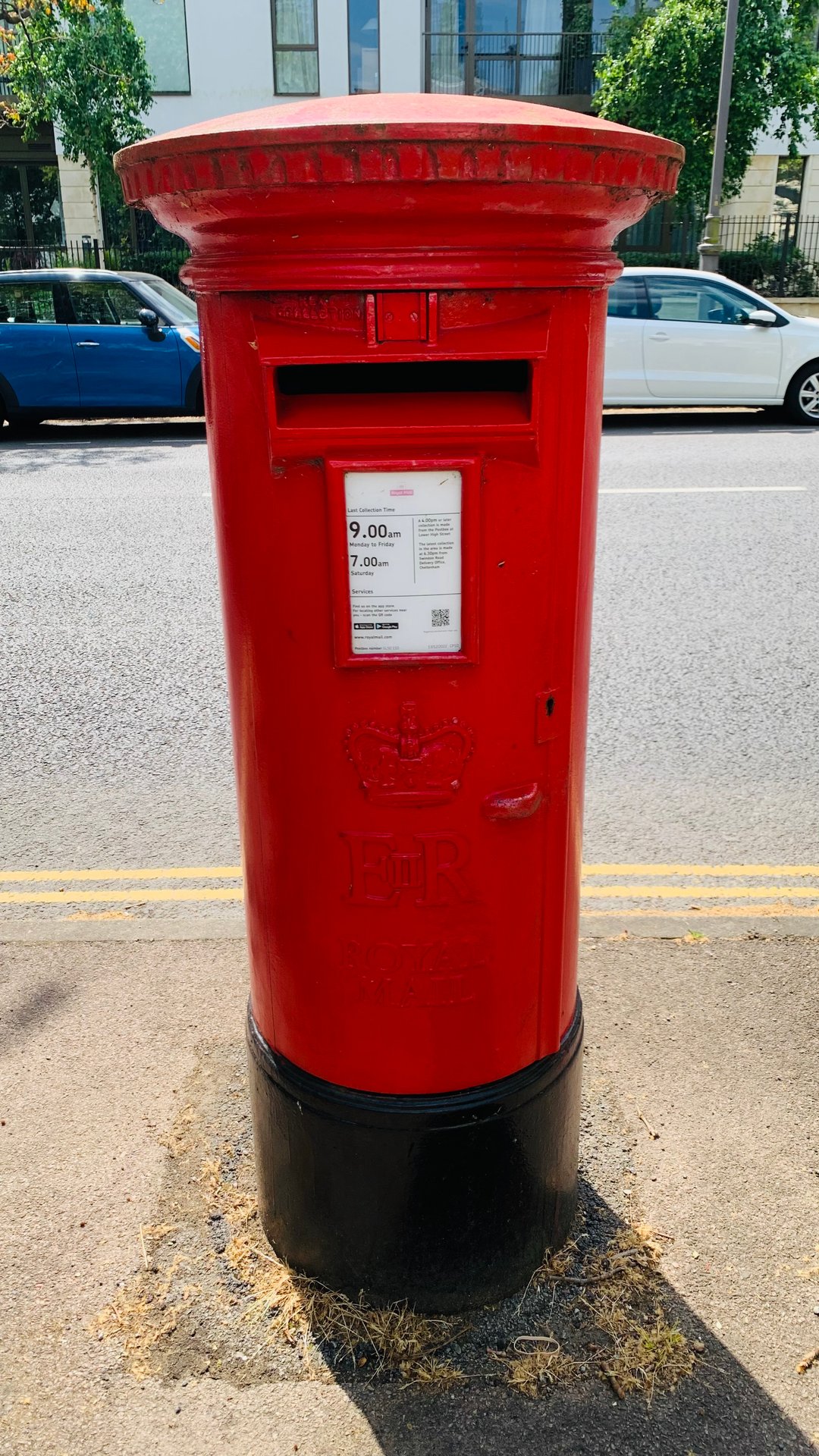 Postbox: Saint Georges Road, Cheltenham, Cheltenham, Gloucestershire