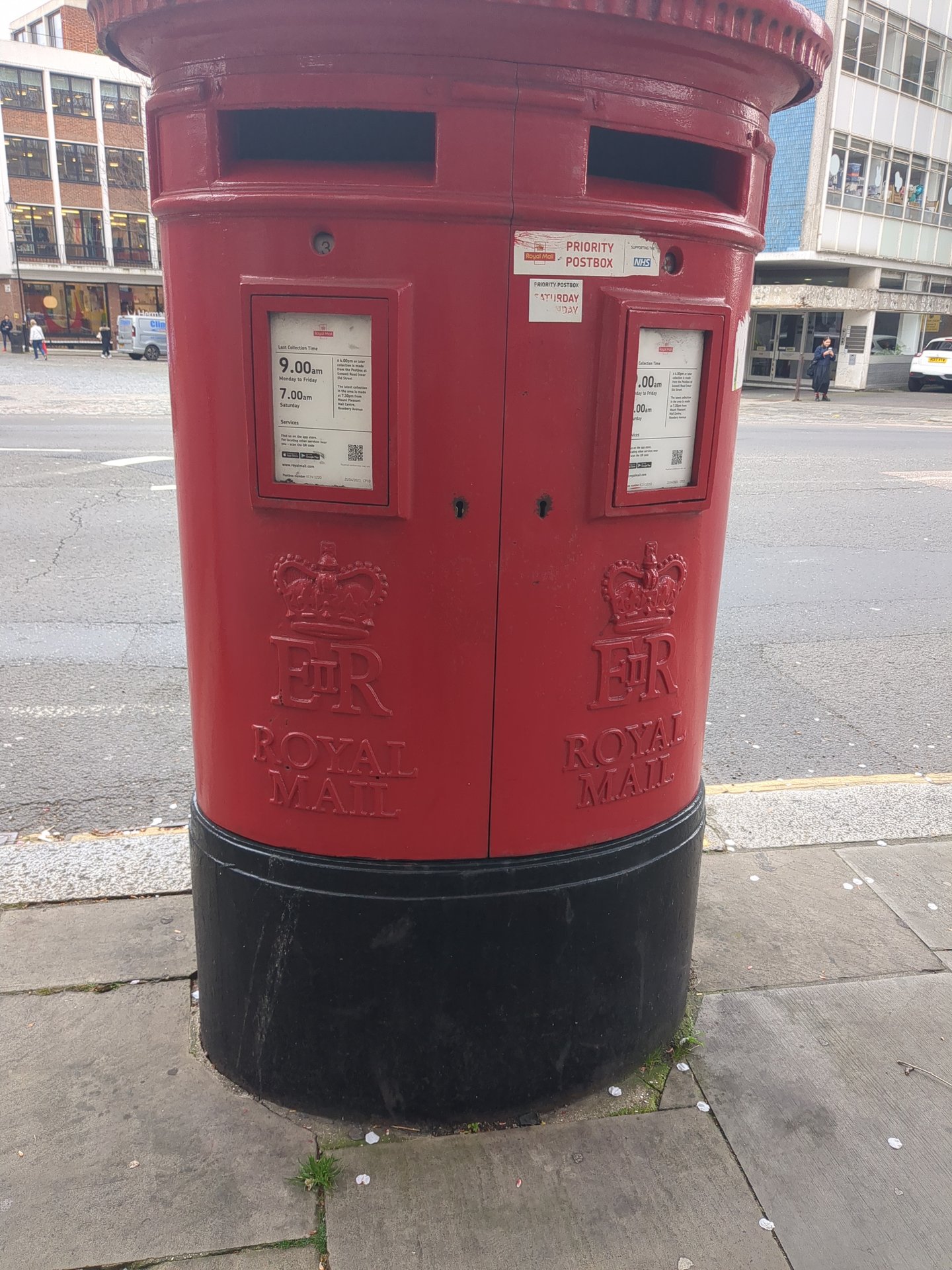 Postbox: Albemarle Way, Islington, Greater London, England