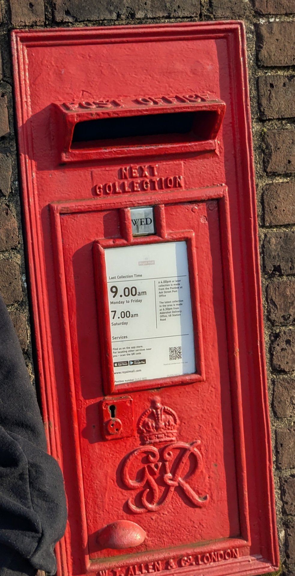 Aldershot Road, Tongham, King George VI