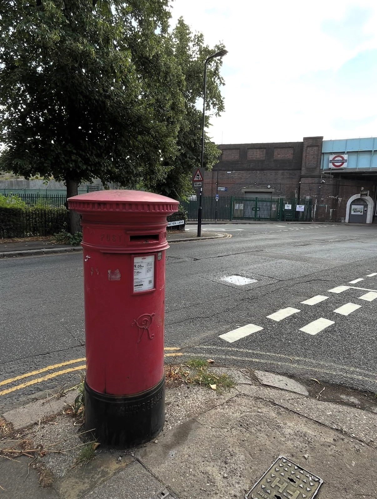 Acton Lane, Greater London, Queen Victoria