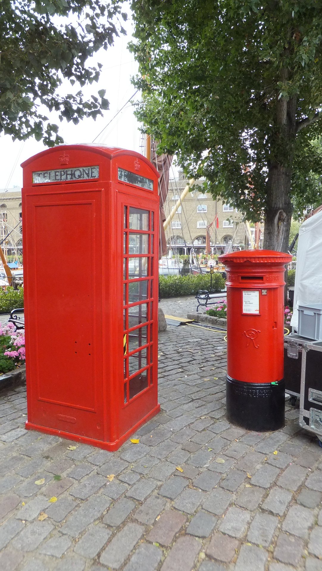 St. Katharine's Way, Greater London photo 3