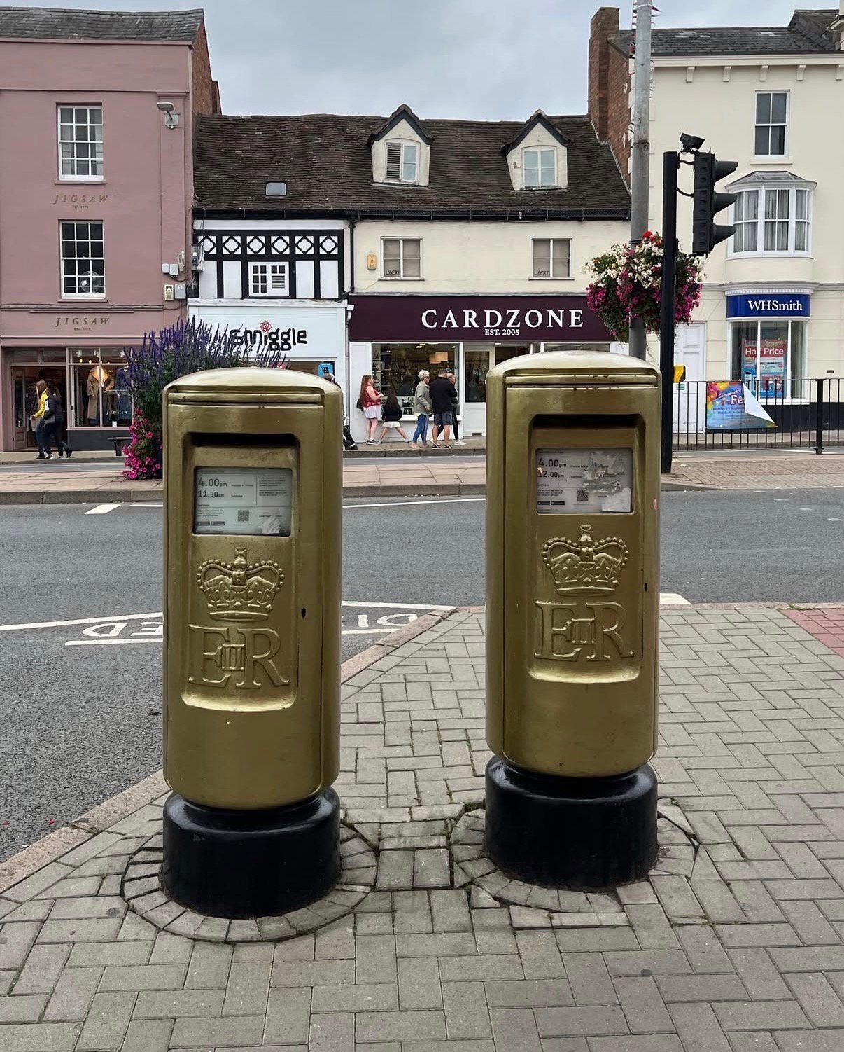 Bridge Street, Stratford-upon-Avon, Queen Elizabeth II