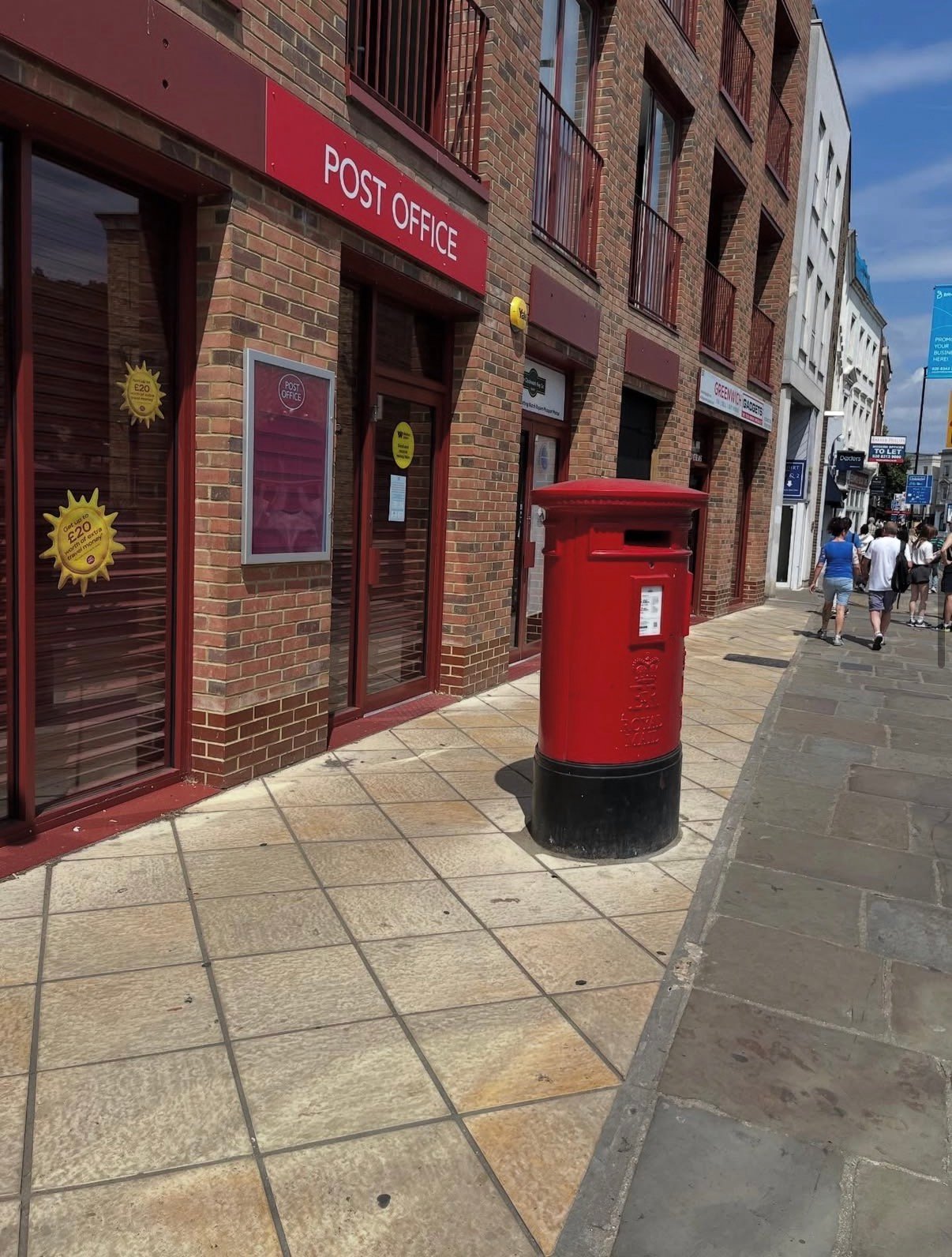 Greenwich High Road, Greater London, Queen Elizabeth II