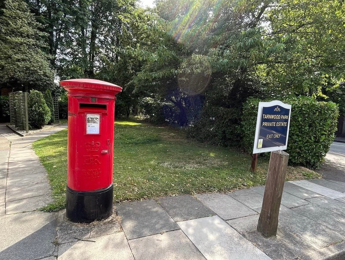 Tarnwood Park, Greater London, Queen Elizabeth II