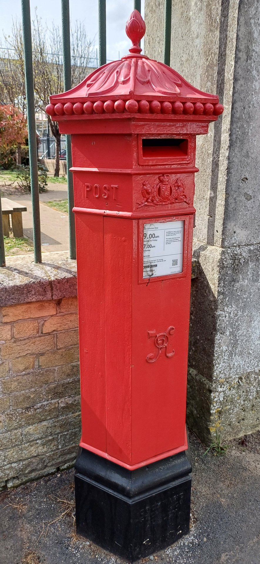 Grove Avenue, Gosport, Queen Victoria