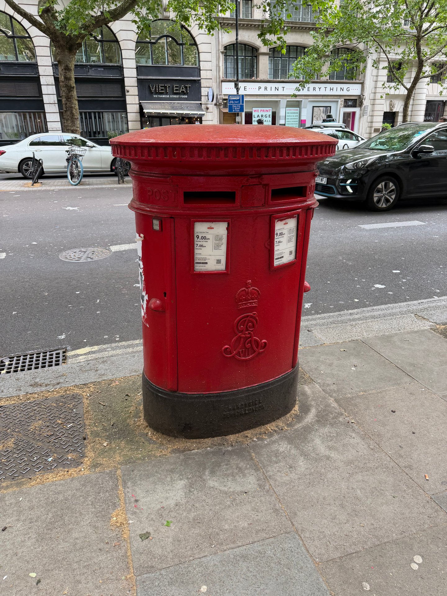 Kingsway, Greater London photo 2