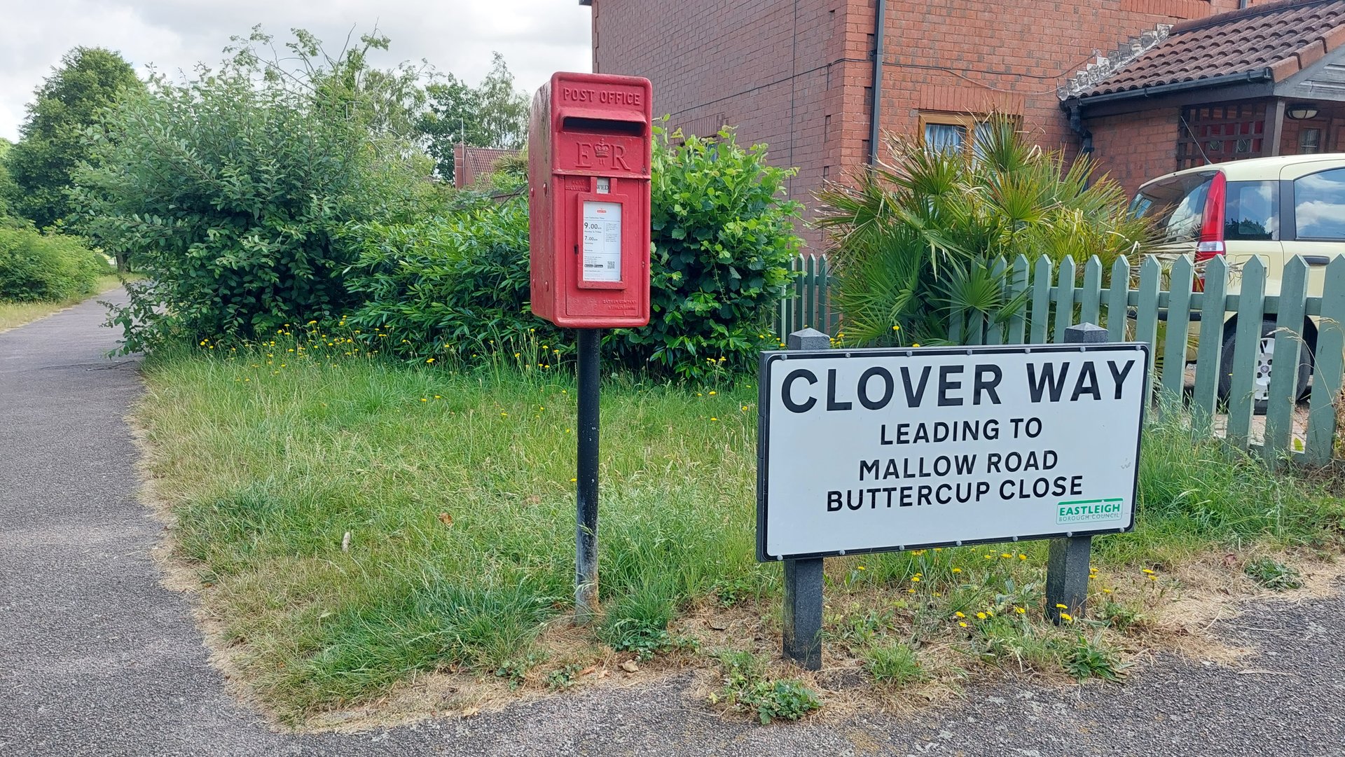 Clover Way, Hedge End photo 3