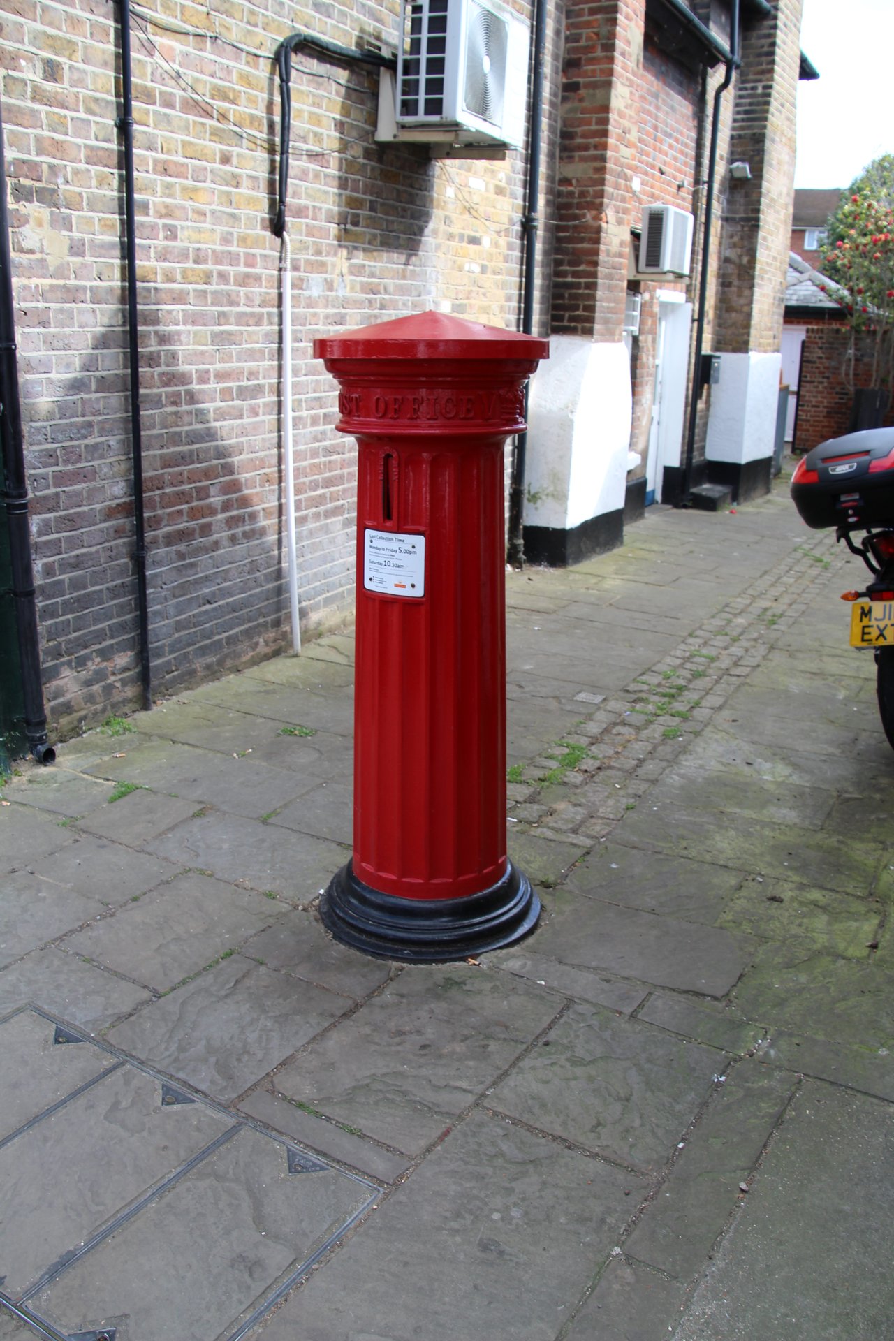 High Street, Eton, Queen Victoria
