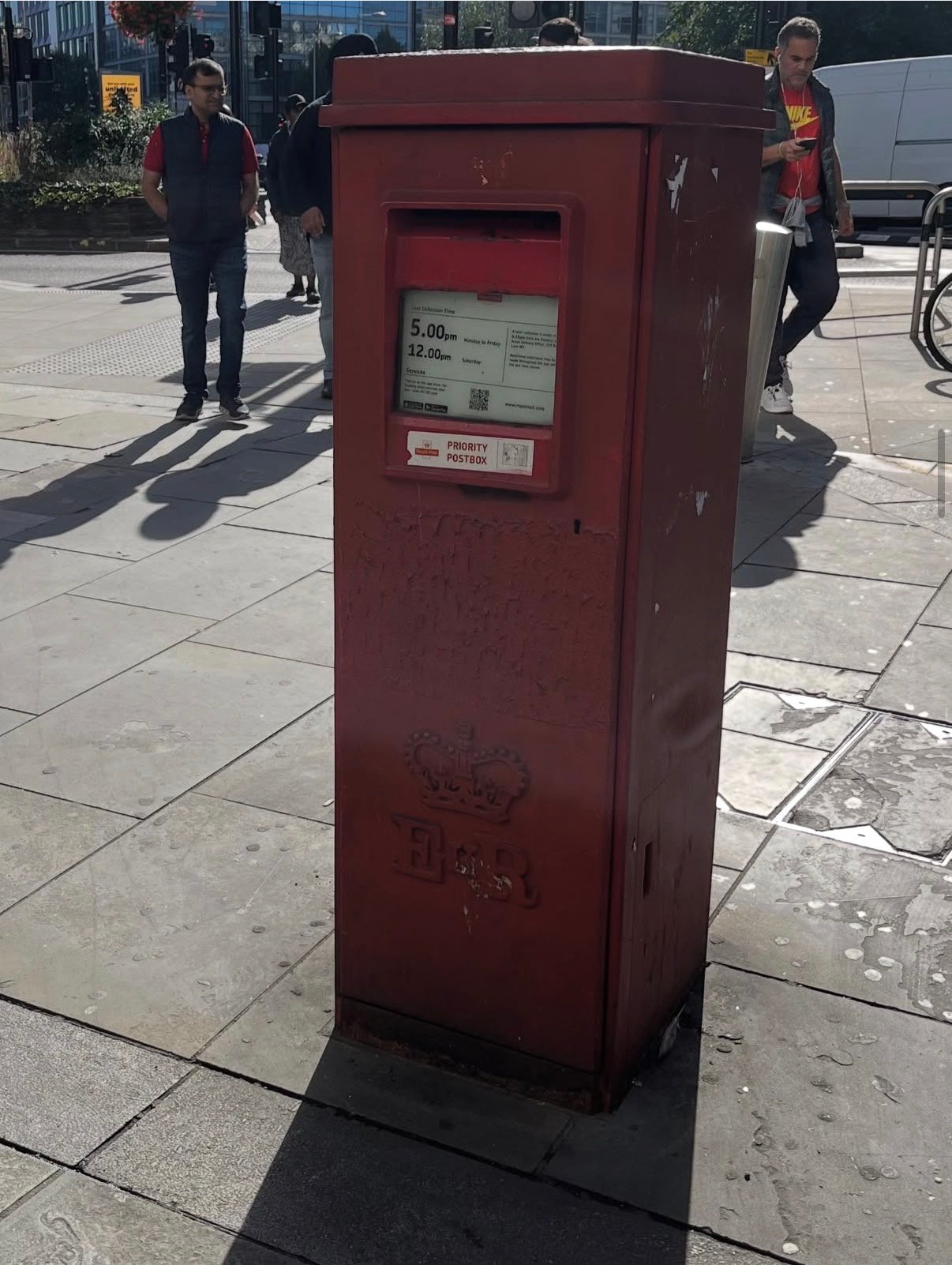 Hammersmith Broadway, Greater London, Queen Elizabeth II