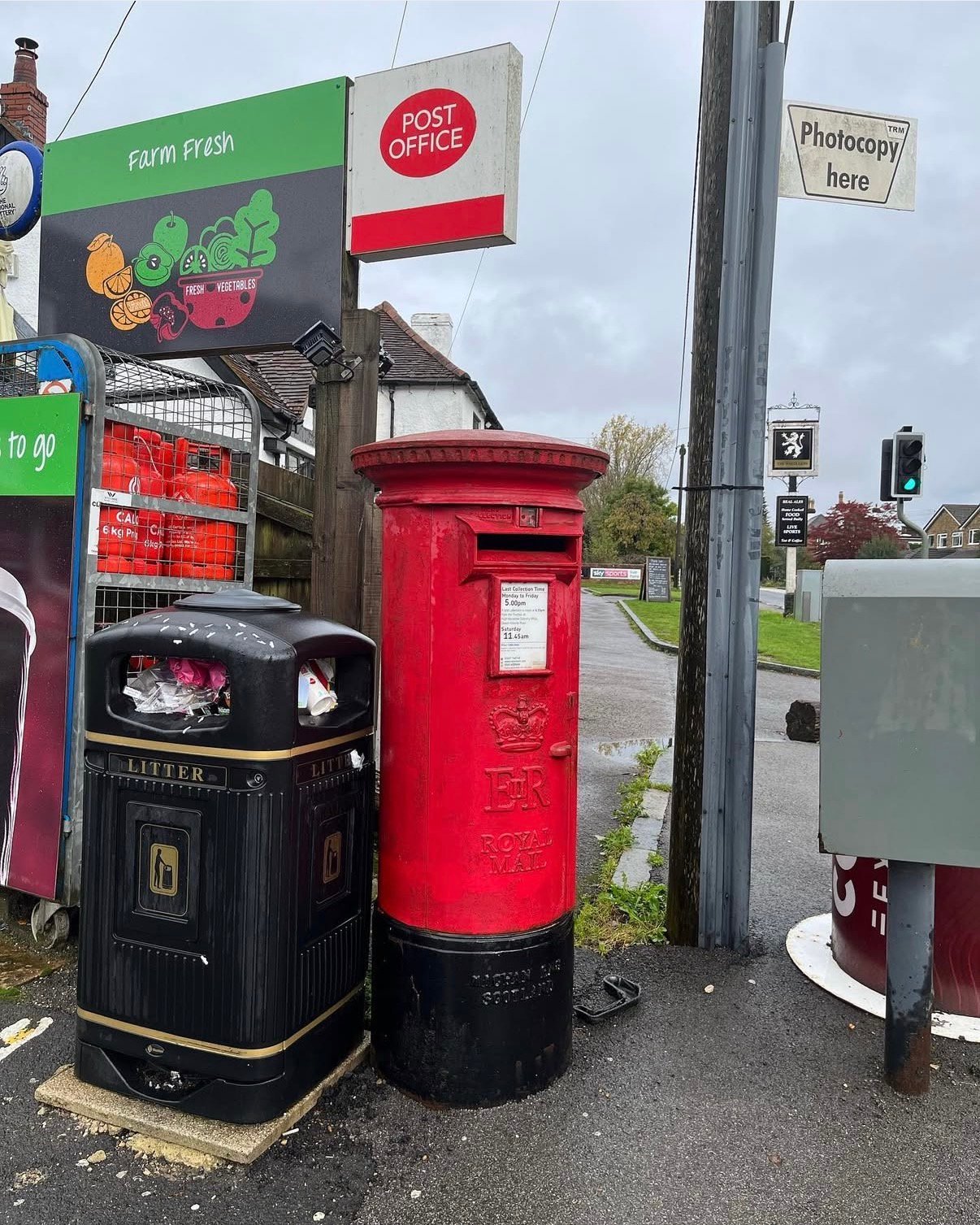 Cryers Hill Road, Great Kingshill, Queen Elizabeth II