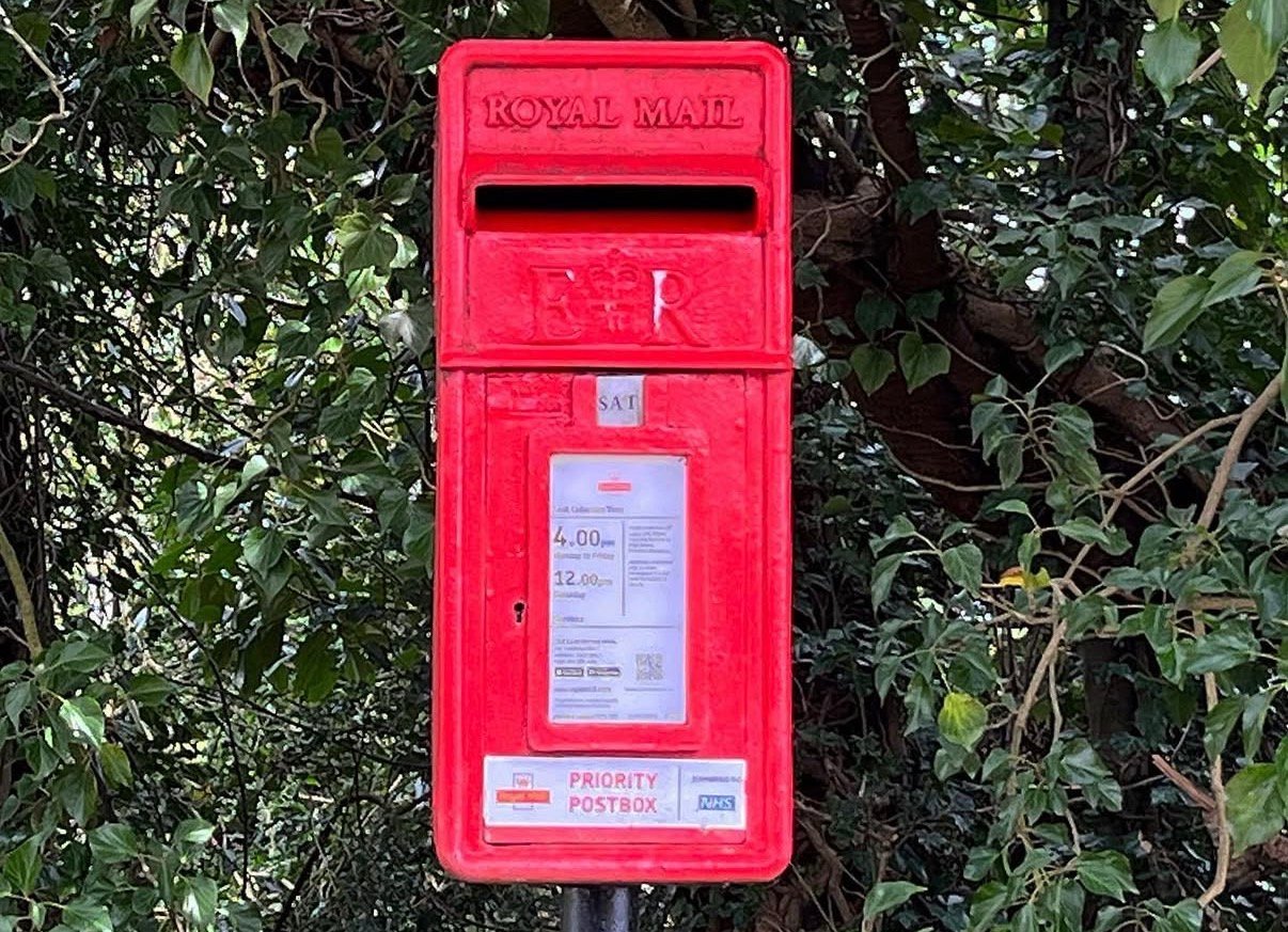 Berkeley Avenue, Asheridge, Queen Elizabeth II