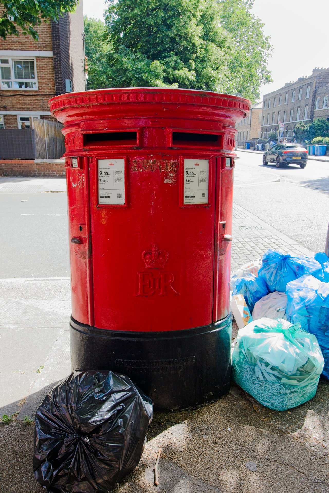 Postbox: Abbey Street, Greater London, Southwark, Greater London