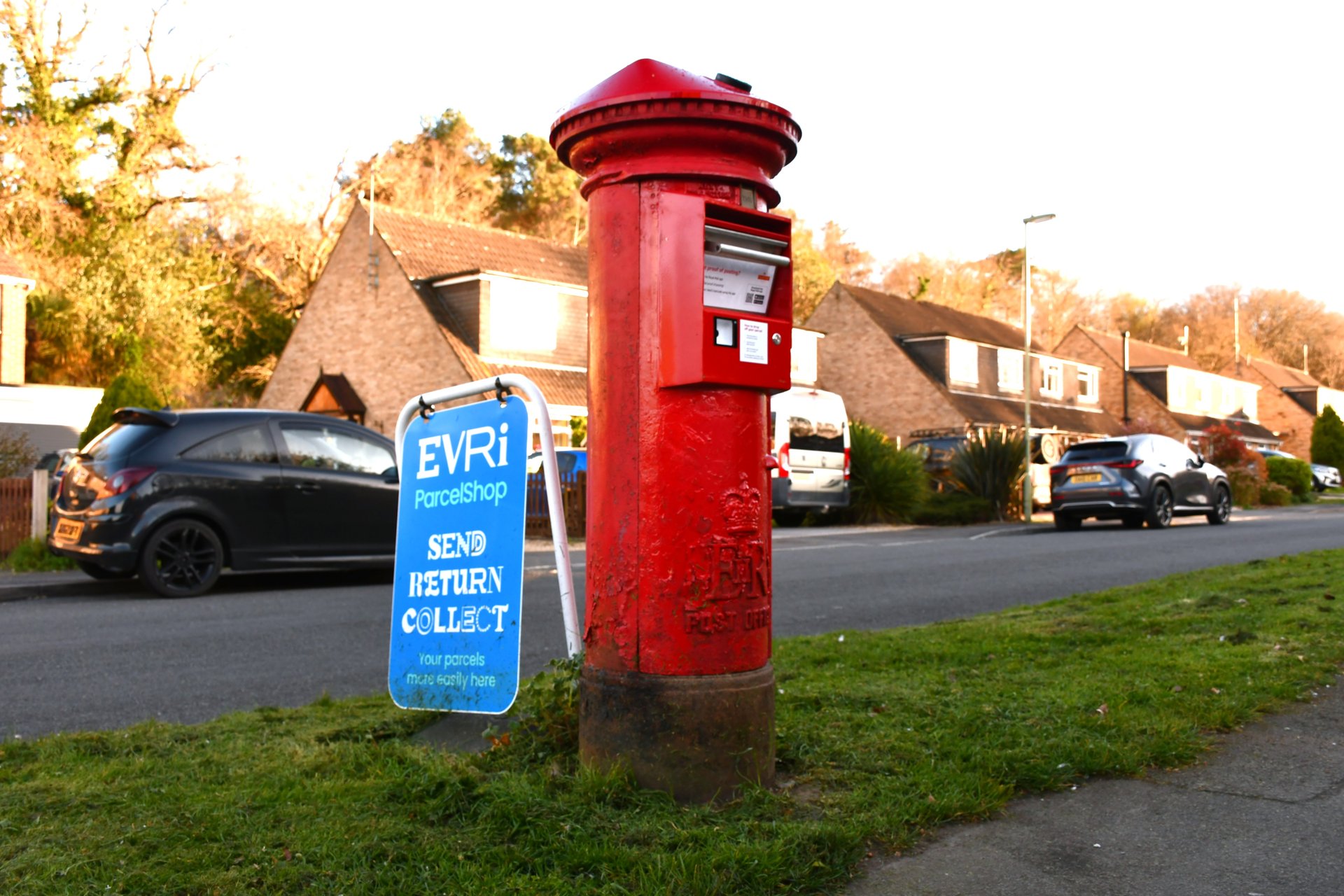 Tudor Drive, Yateley photo 2