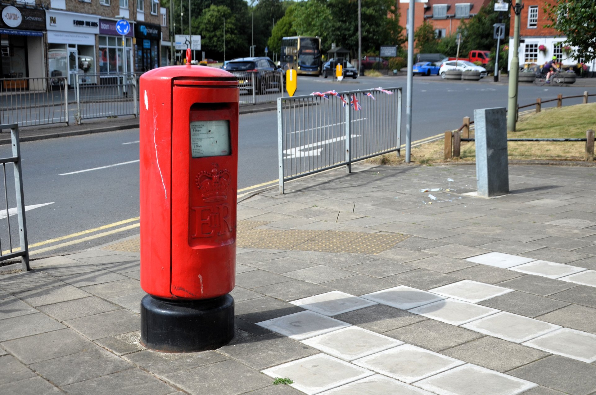 The Parade, Frimley, Queen Elizabeth II