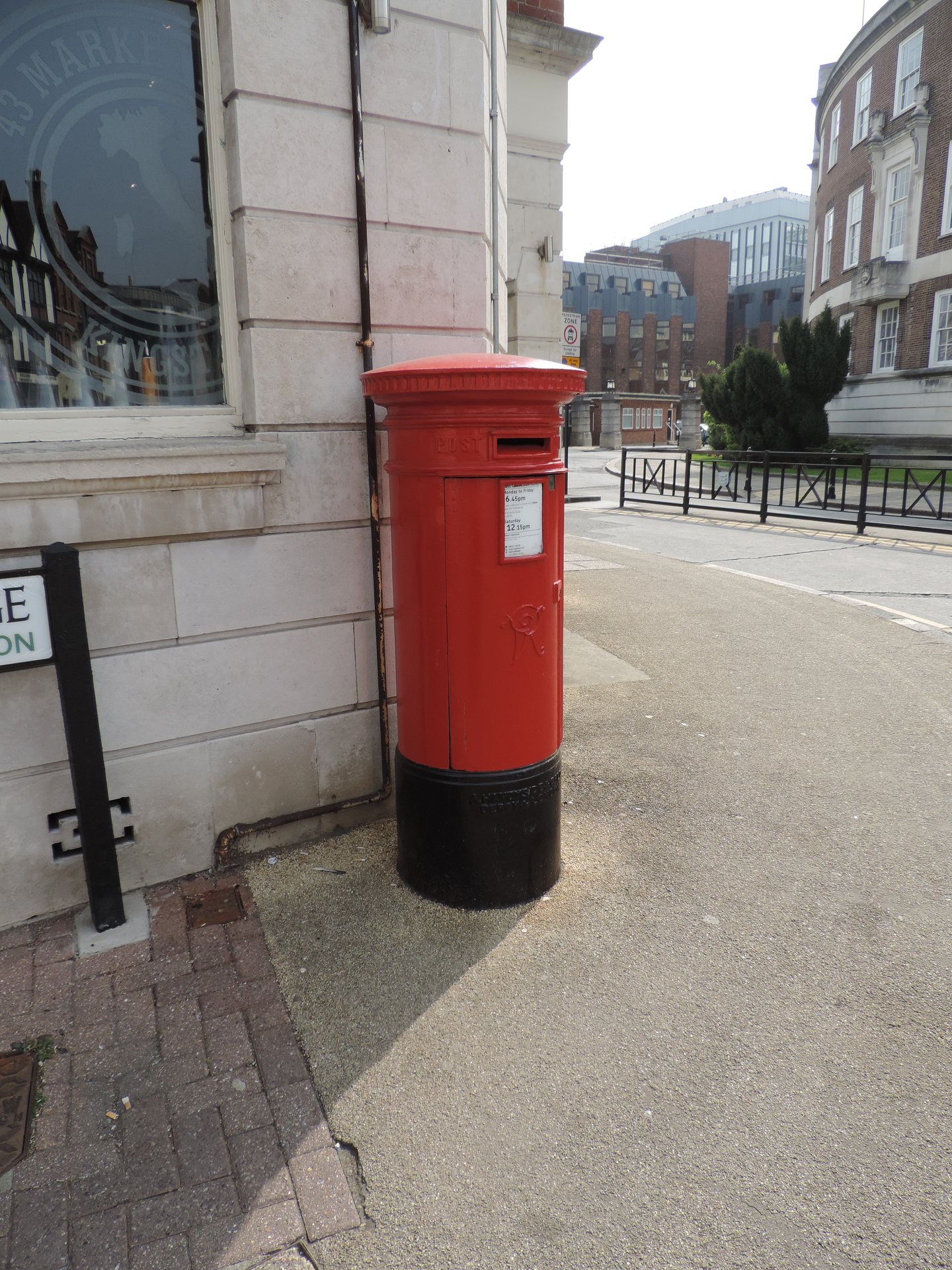 Bath Passage, Greater London photo 2