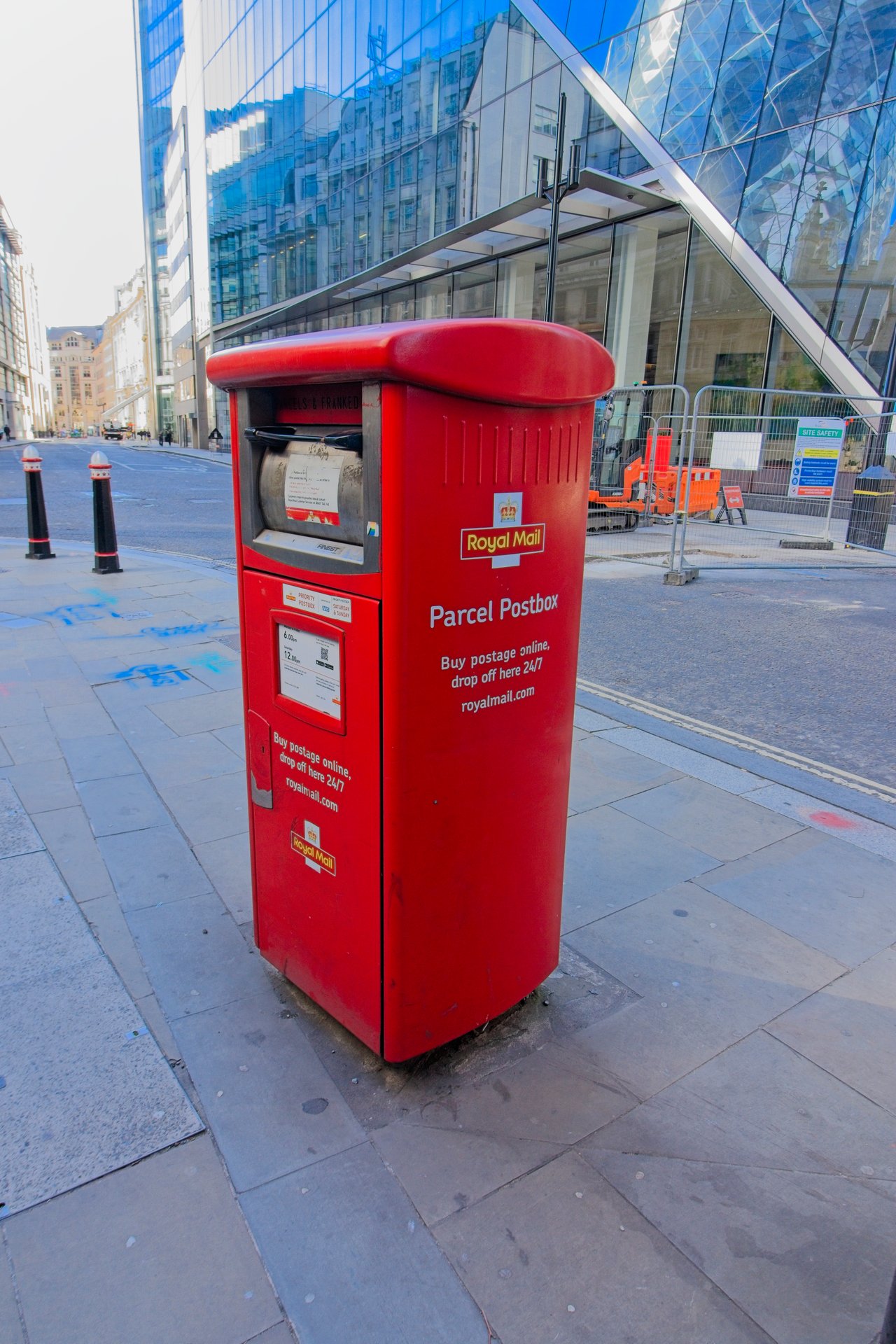 Leadenhall Street, City of London photo 2